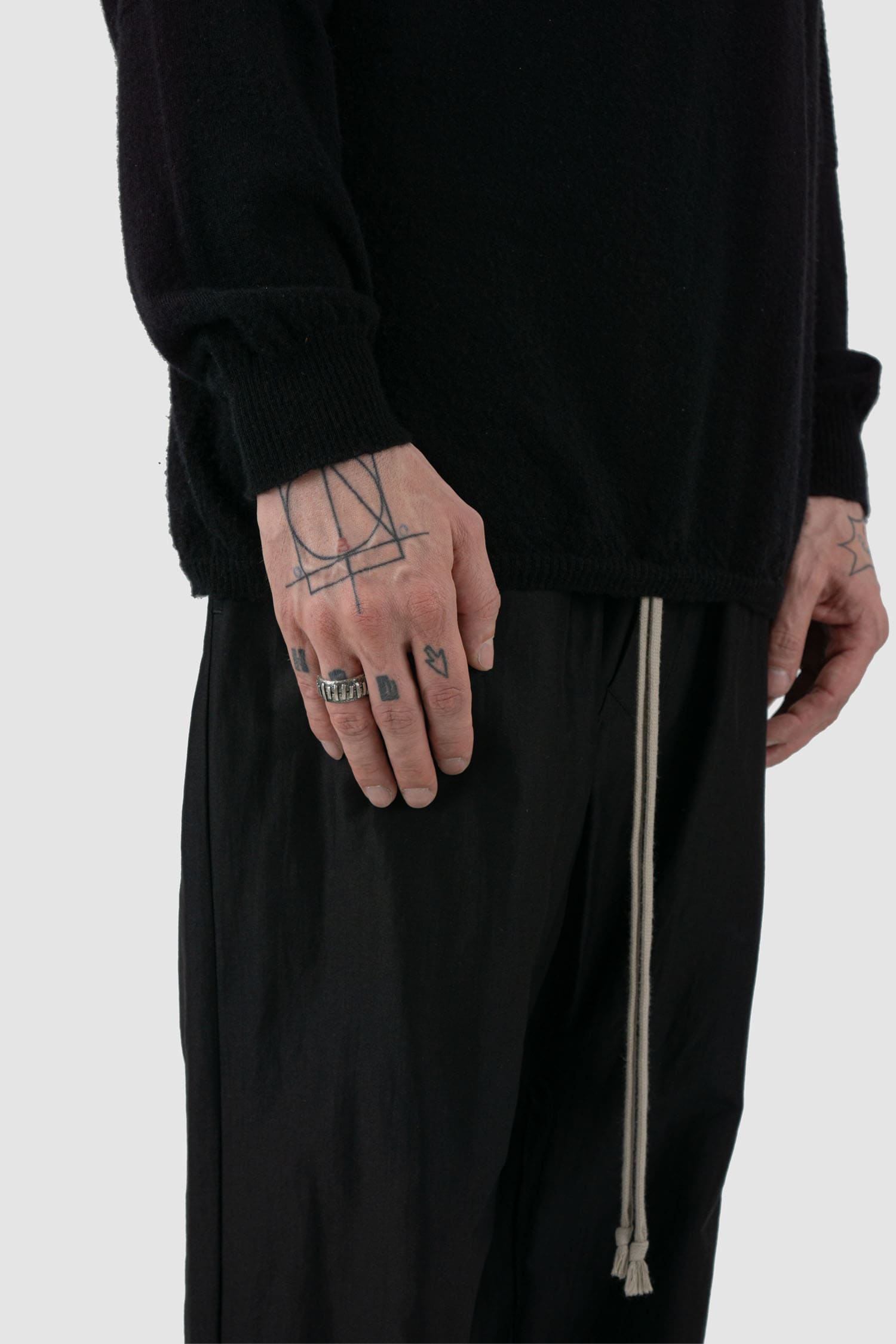Olivier Jewelry - model view of 925 silver Stitched ring.