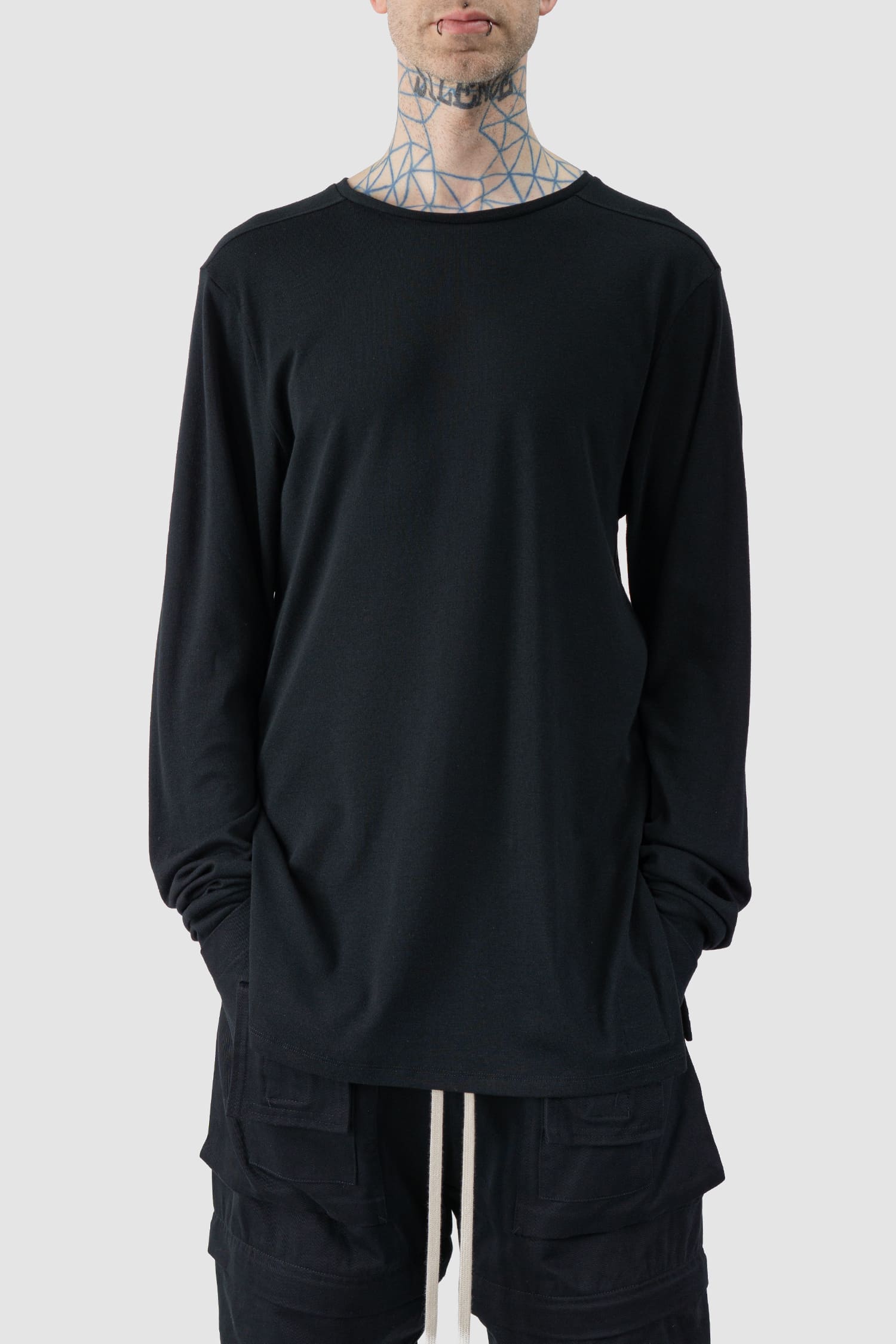 Ovnnie - relaxed view of the black Organic Cotton Long Sleeve T-Shirt.