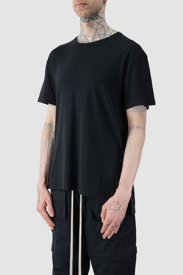 Ovnnie - side view of the black Standard Cotton Basic T-Shirt.