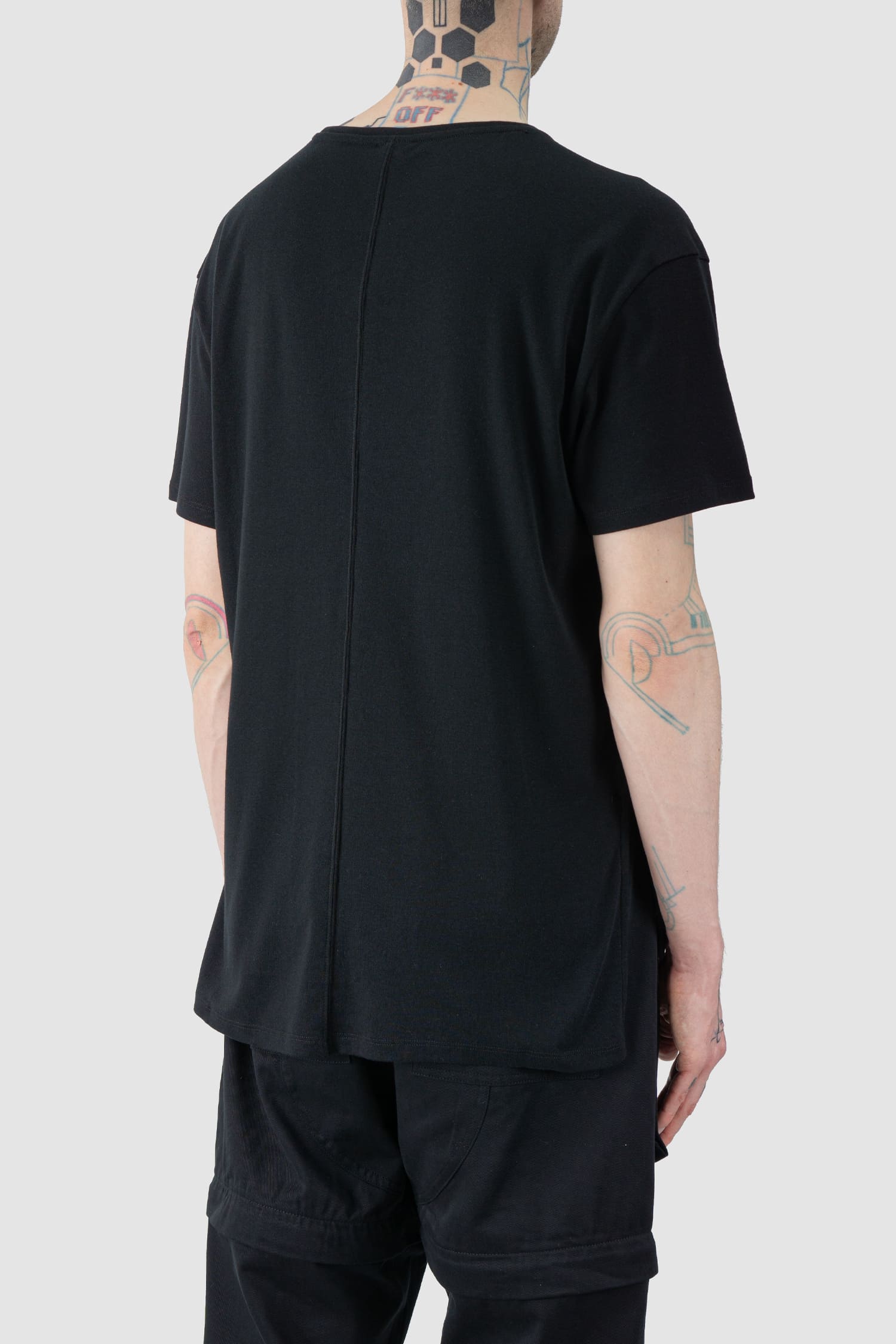Ovnnie -  back side view of the black Standard Cotton Basic T-Shirt.