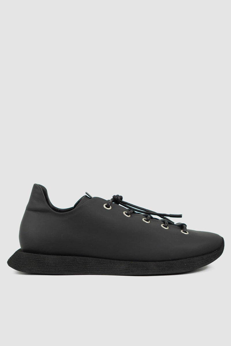 Puro Secret - right view of matte black leather summer step man sneaker for men from the Permanent Collection with parachute laces and a square end sole.