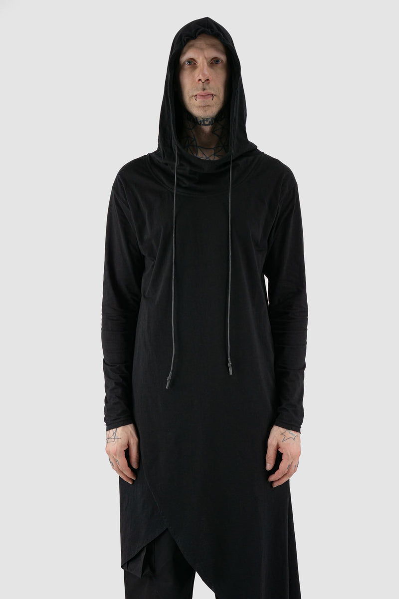 XConcept - hooded view of black round collar light long sleeve jumper for men with slightly flared round collar, tapered hems, FW24 Collection.