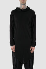 XConcept - Front view of black round collar light long sleeve jumper for men with slightly flared round collar, tapered hems, FW24 Collection.