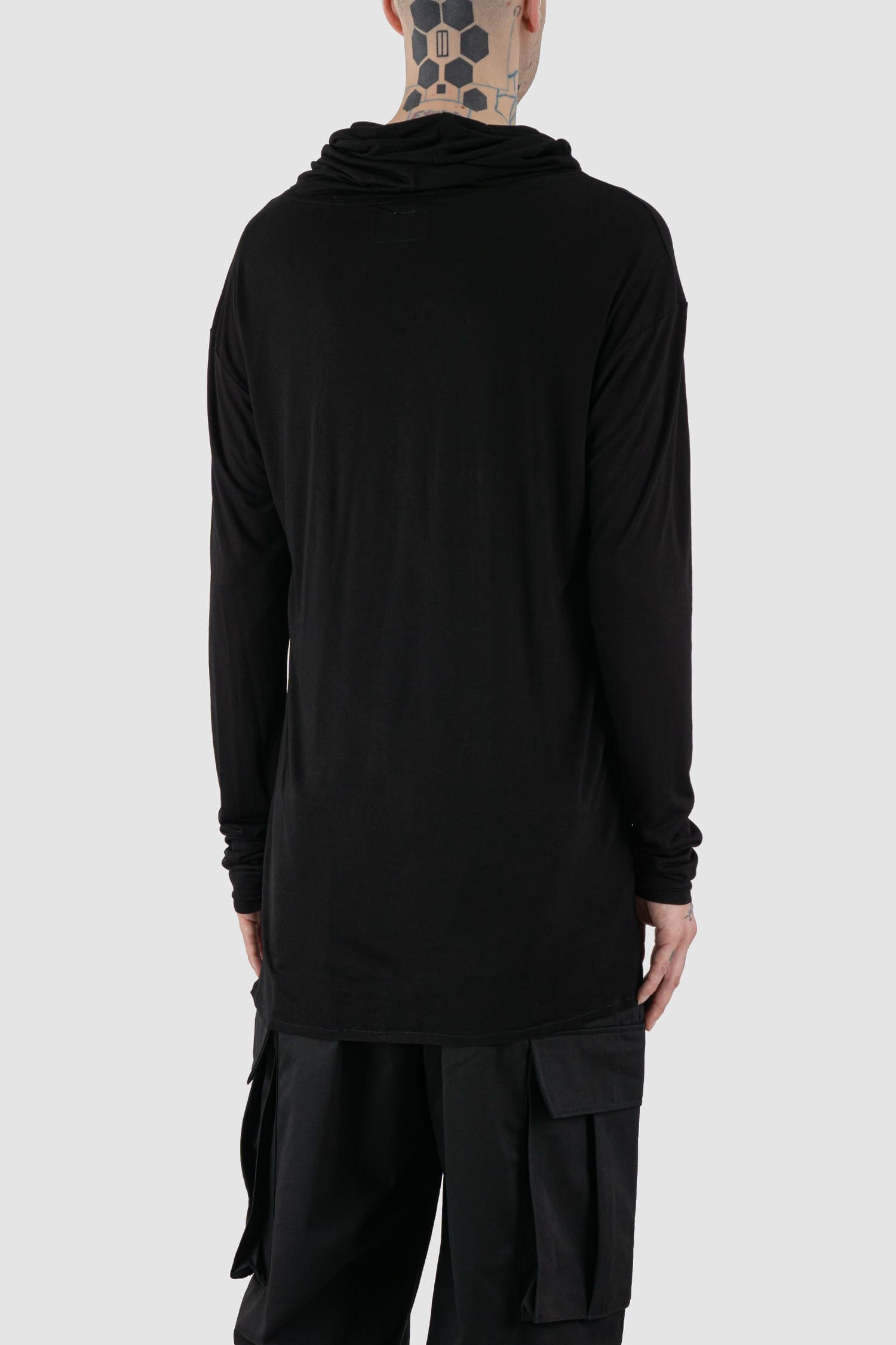 XConcept - back side view of black round collar light long sleeve jumper for men with slightly flared round collar, tapered hems, FW24 Collection.