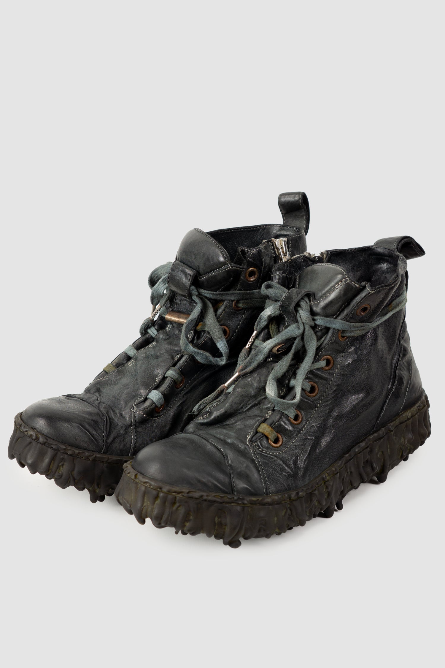 Culture of Brave - Men's Black Slate Leather Sneaker - Melt Dan-  Pair front left view - MONO-KROM | Gallery