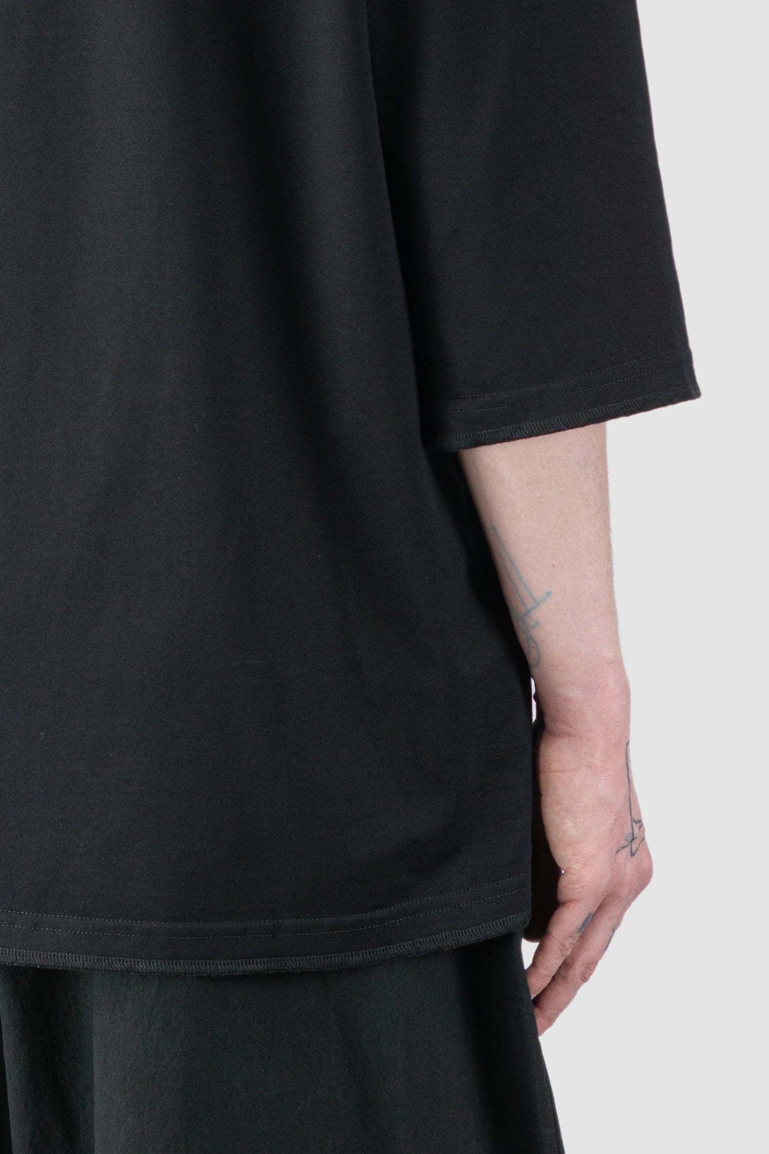 Joe Chia - Men’s Black 3/4 Sleeve Relaxed Cotton T-Shirt sleeve detail view