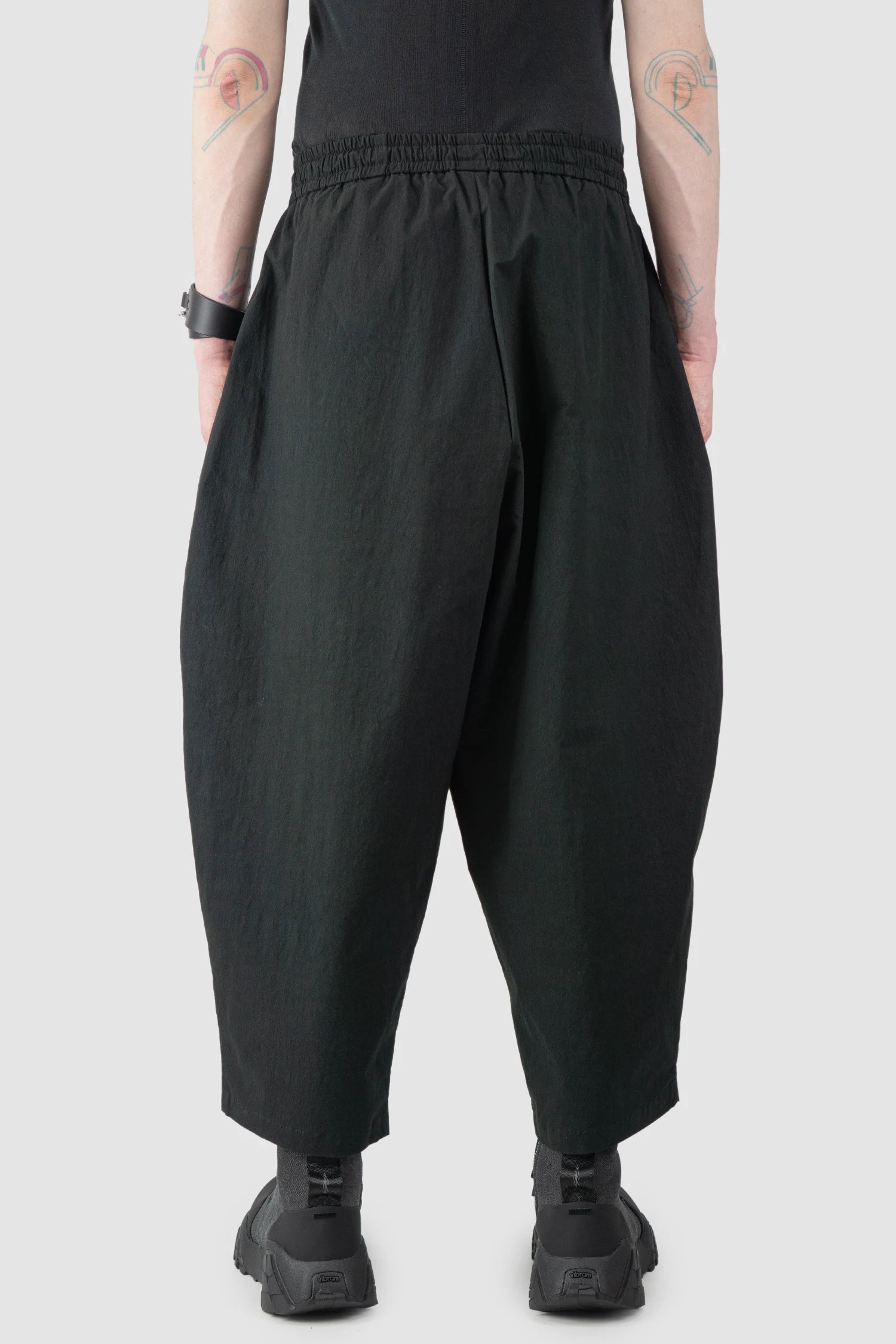 Joe Chia - Men’s Black Cropped Drop Crotch Cotton Blend Trousers model back view