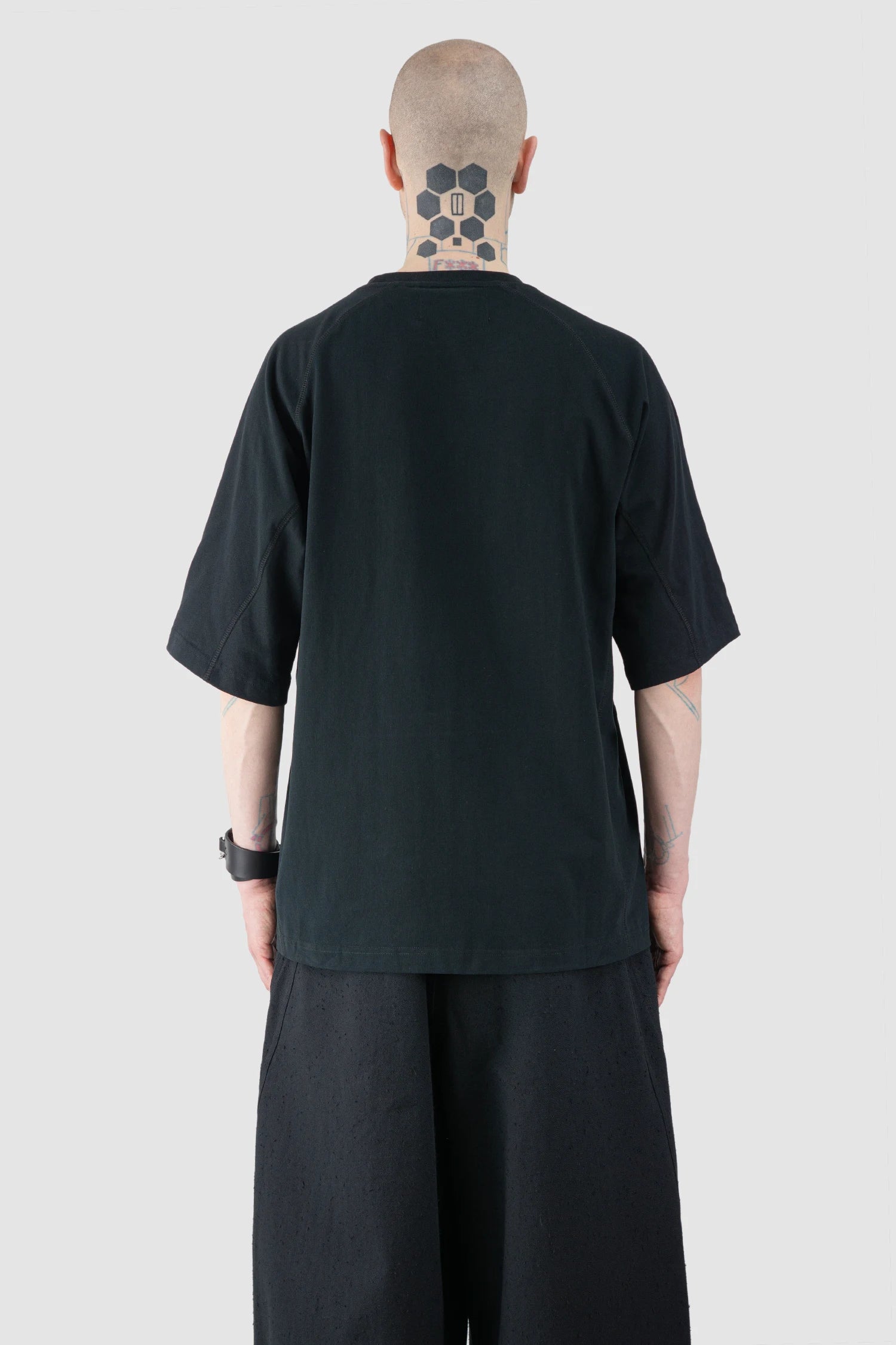 Joe Chia - Men’s Black Curved Sleeve Cotton T-Shirt model back view
