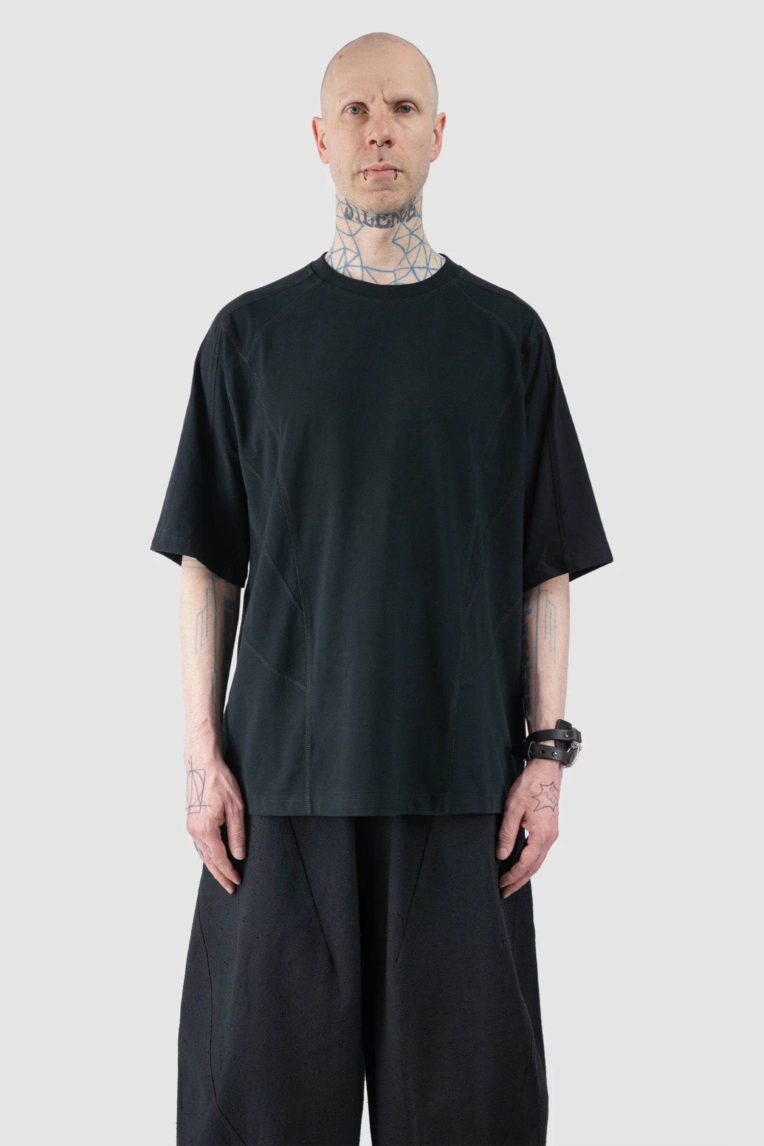 Joe Chia - Men’s Black Curved Sleeve Cotton T-Shirt model front view