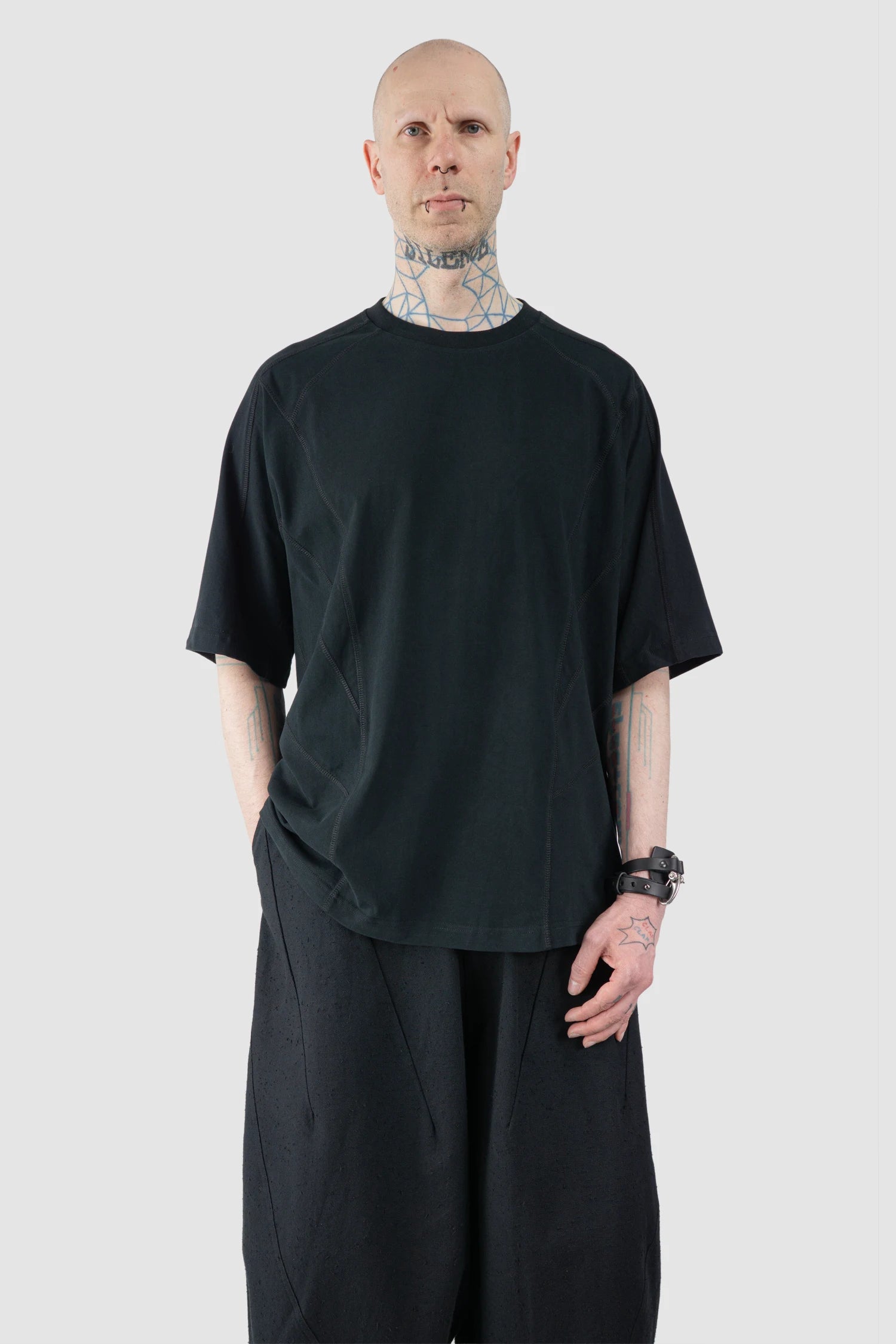 Joe Chia - Men’s Black Curved Sleeve Cotton T-Shirt model relaxed view
