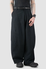 Joe Chia - Men’s Black Textured Cotton Balloon Trousers model frelaxed view