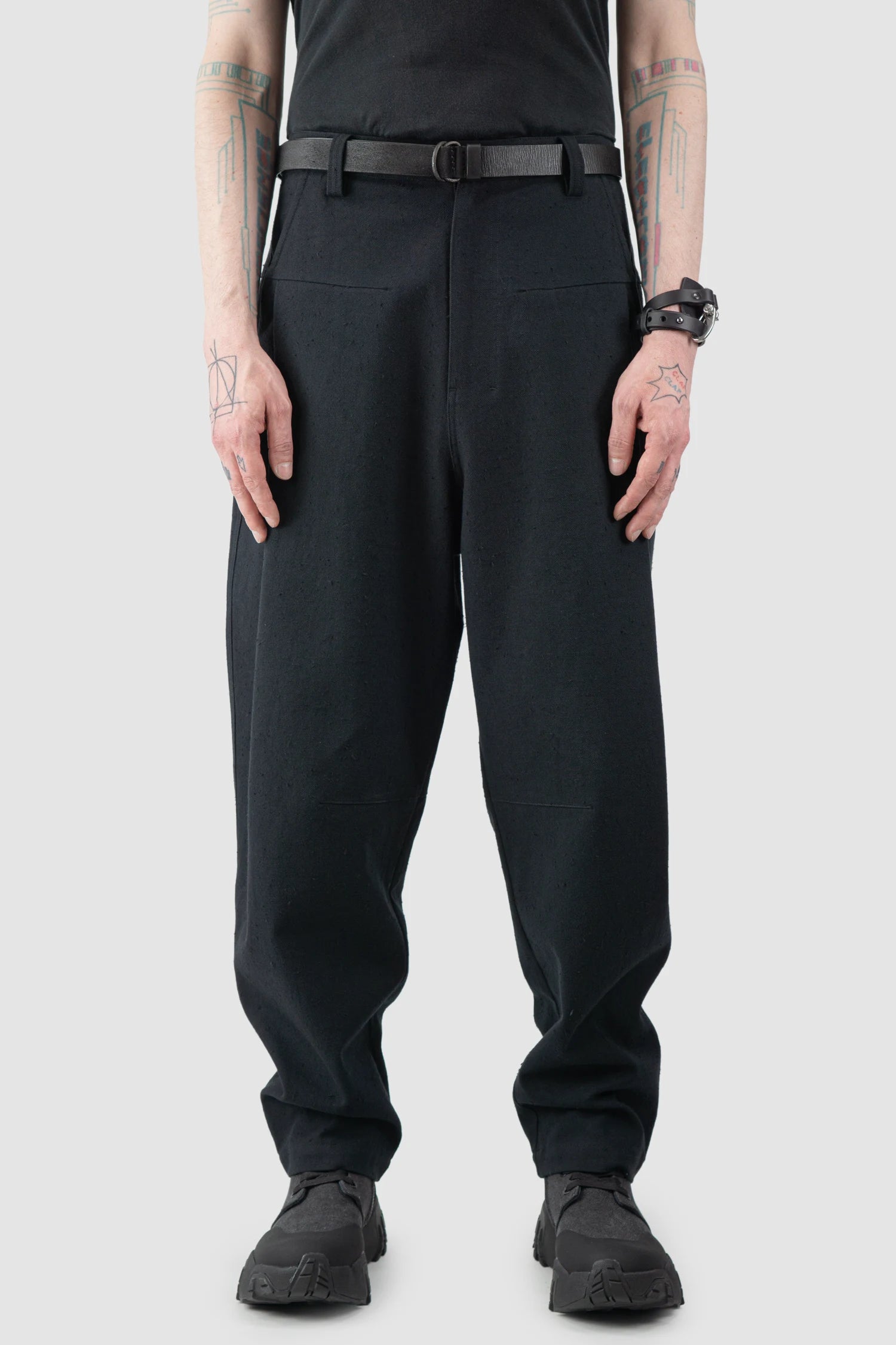 Joe Chia - Men’s Black Textured Cotton Pleated Trousers model front view