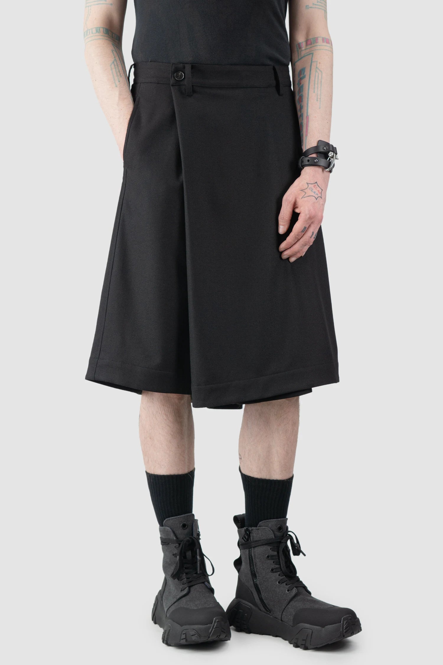 Joe Chia - Men’s Black Wool Linen Skirt Panel Wide Shorts model relaxed view