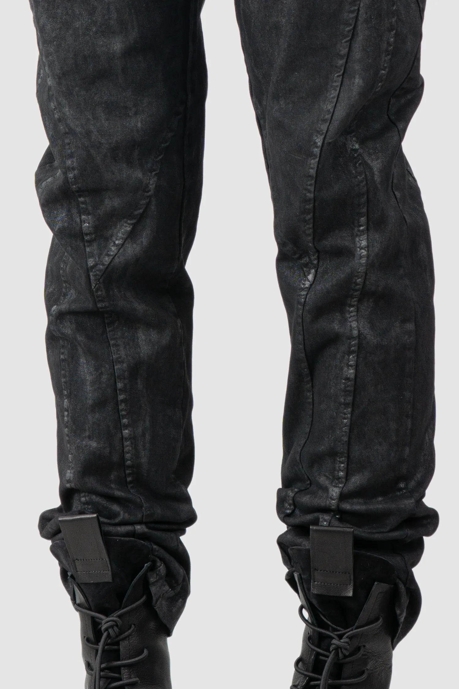 La Haine Inside Us - Men's Black Coated Stretch Denim Jeans - leg detail view