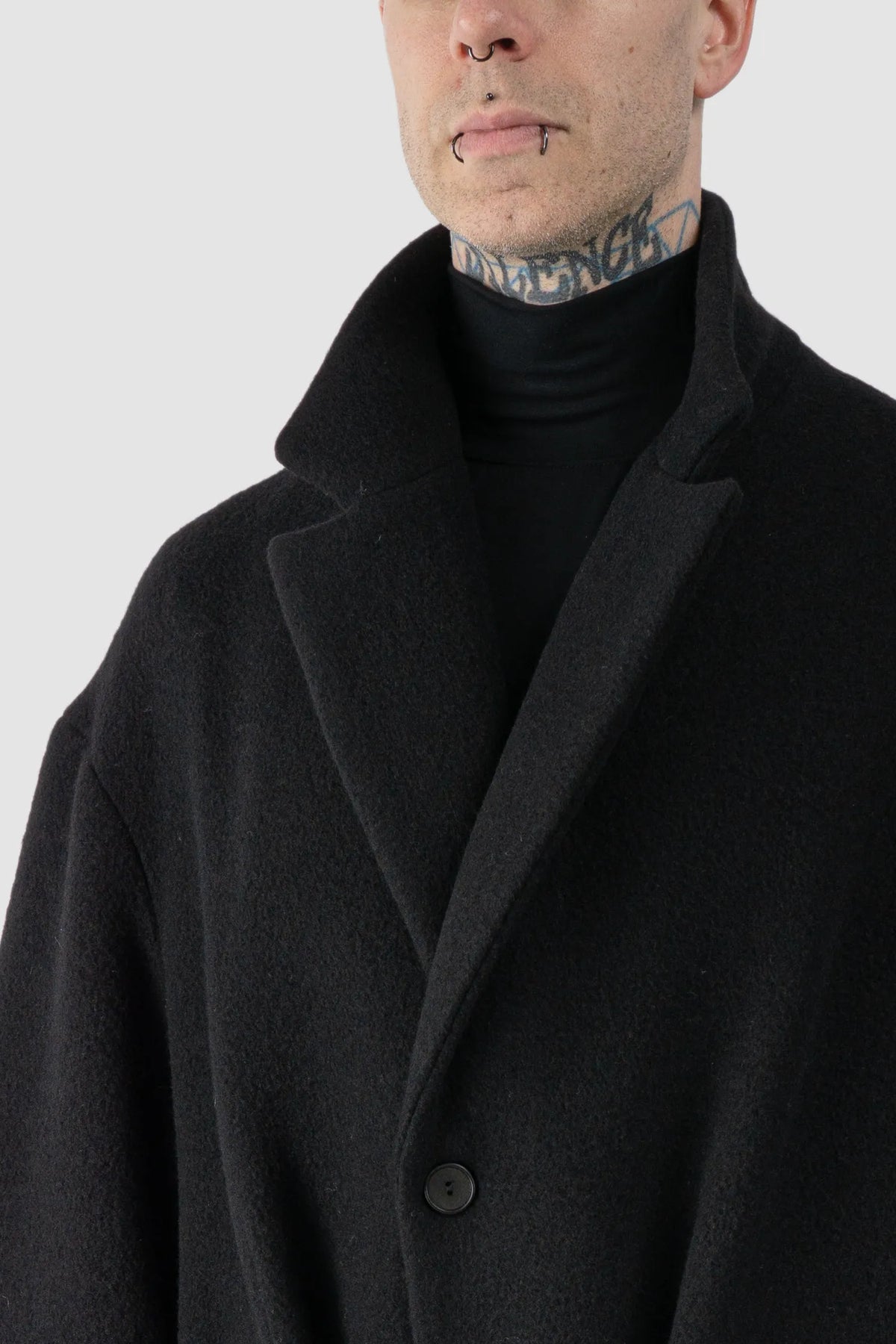 La Haine Inside Us - Men's Black Jumbo Soft Wool Blend Trench Coat - neck detail view
