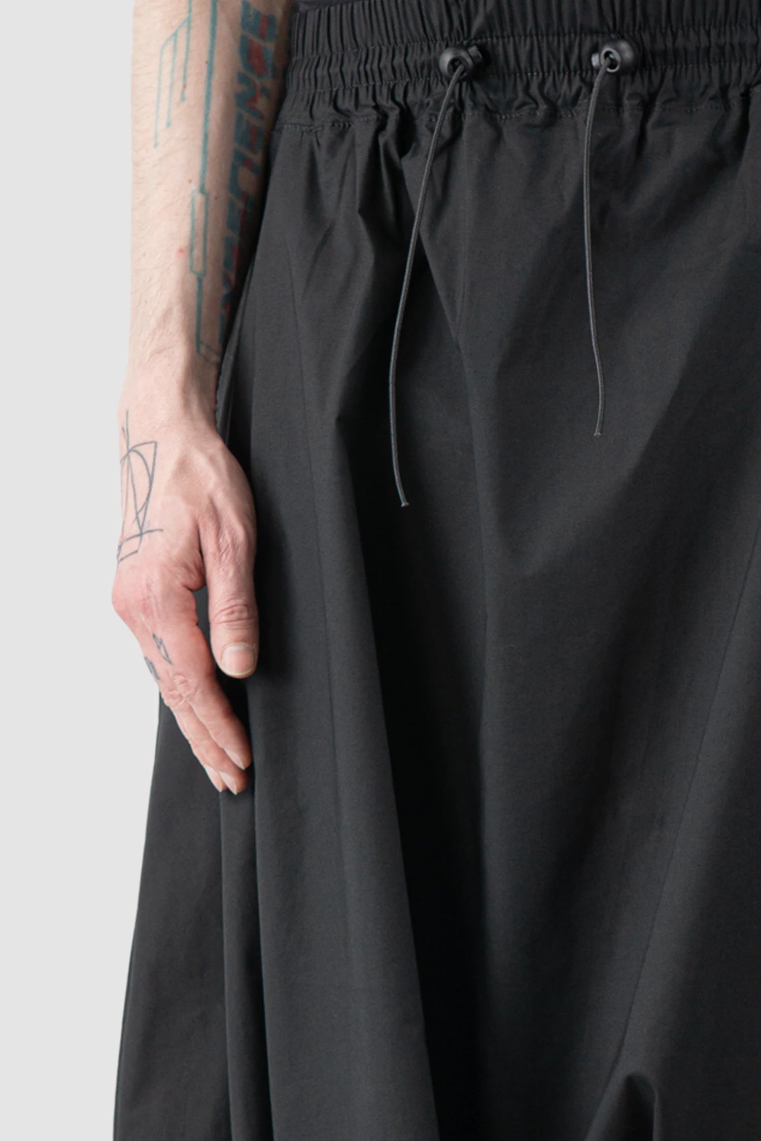 La Haine Inside Us - Men’s Black Oversized Cotton Deep Crotch Pants waist detail view