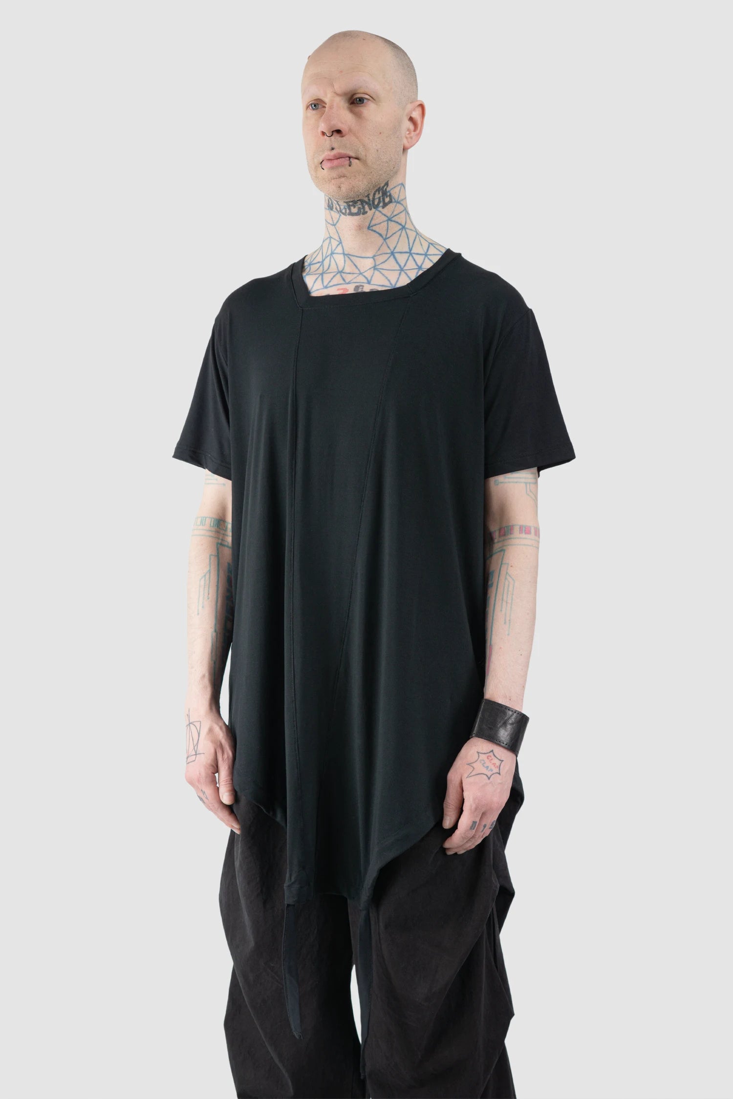 La Haine Inside Us - Men’s Black Relaxed Bamboo Longline T-Shirt model side view