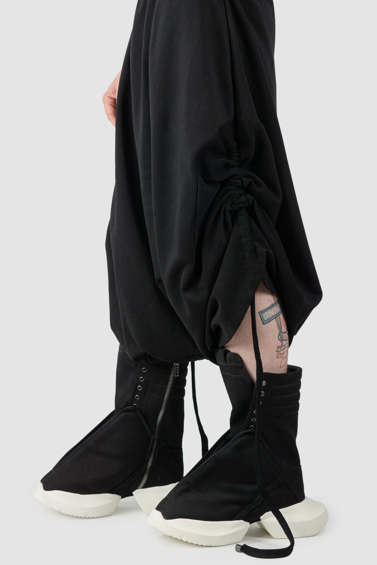 La Haine Inside Us - Men's Black Structured Baggy Cotton Fleece Pants - leg detail view