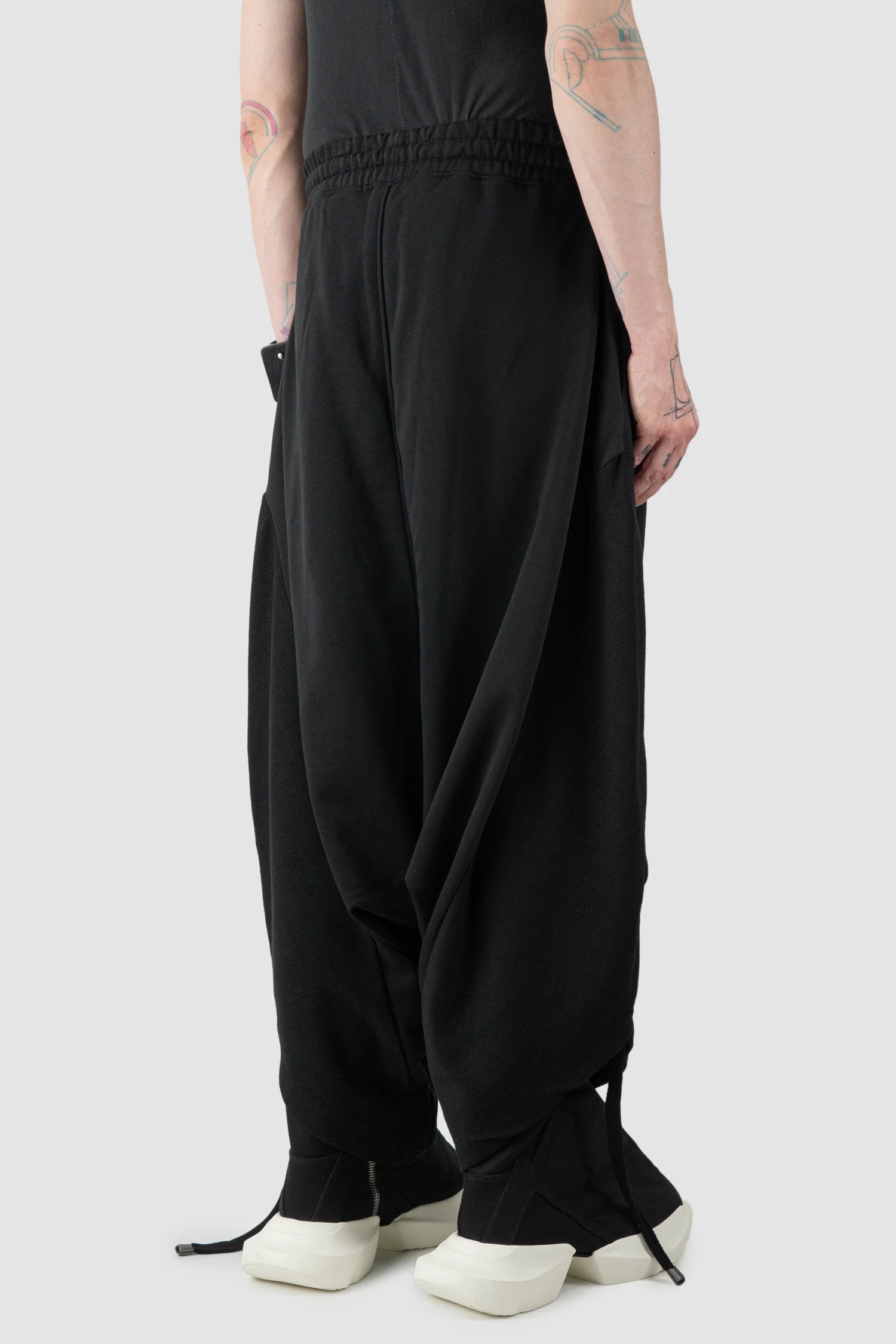 La Haine Inside Us - Men's Black Structured Baggy Cotton Fleece Pants - model back side view