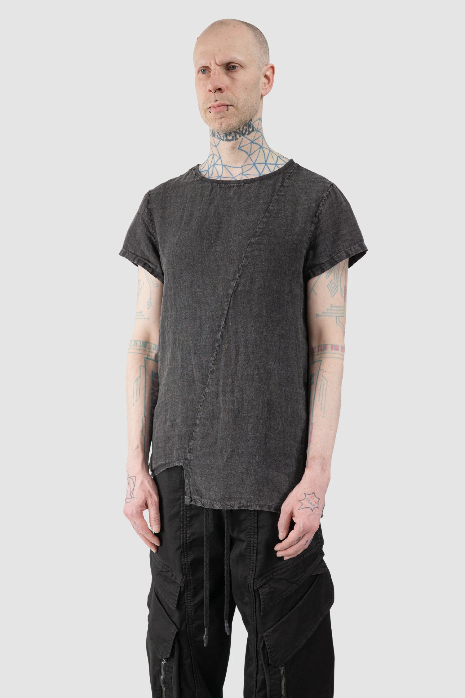 La Haine Inside Us - Men’s Dark Grey Marmorized Asymmetrical Linen T-Shirt model side view