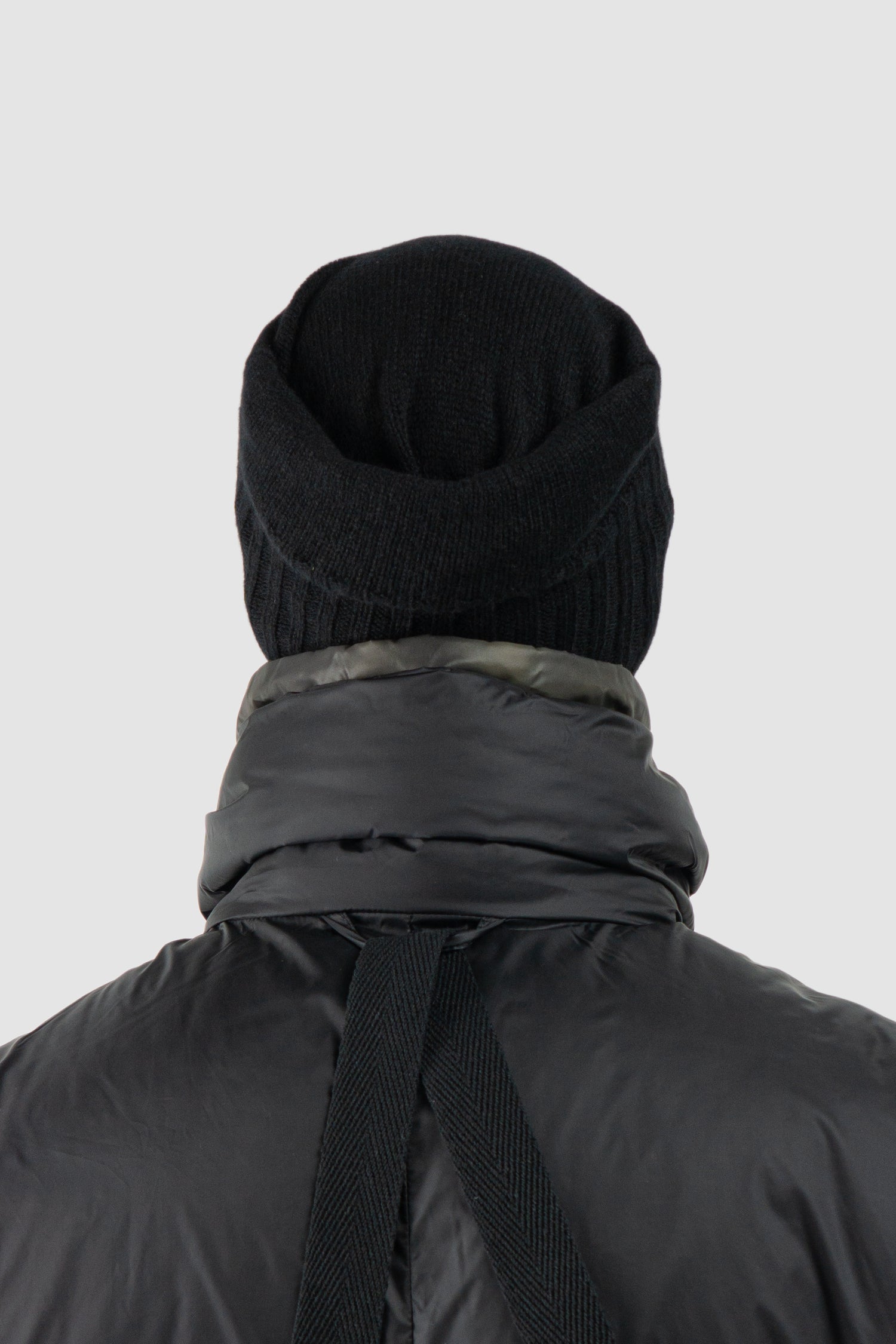Masnada - Men's Black Cashmere Knit Beanie - model back tight view