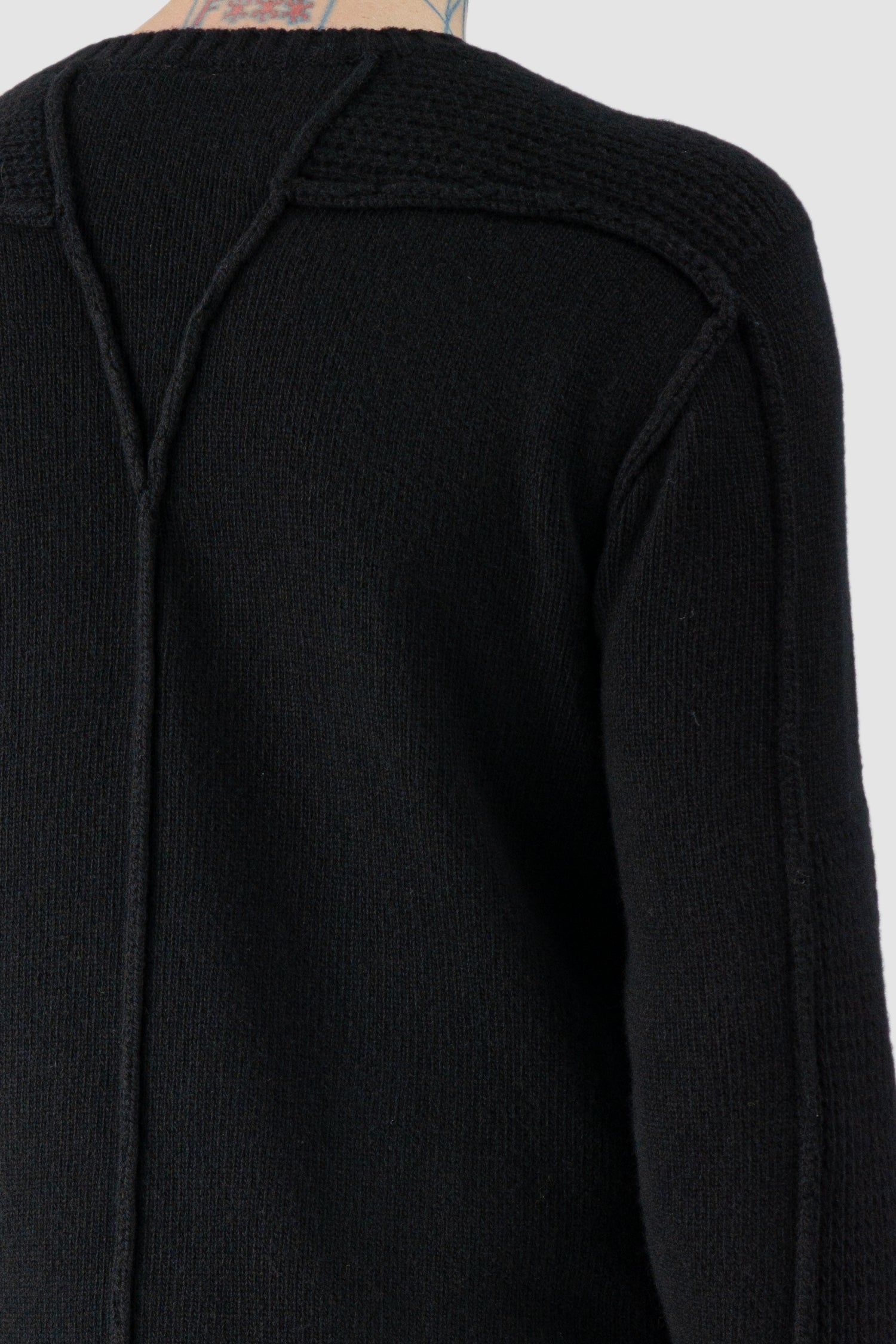 Masnada - Men's Black Lamb Wool Knit Sweater - Neck detail view