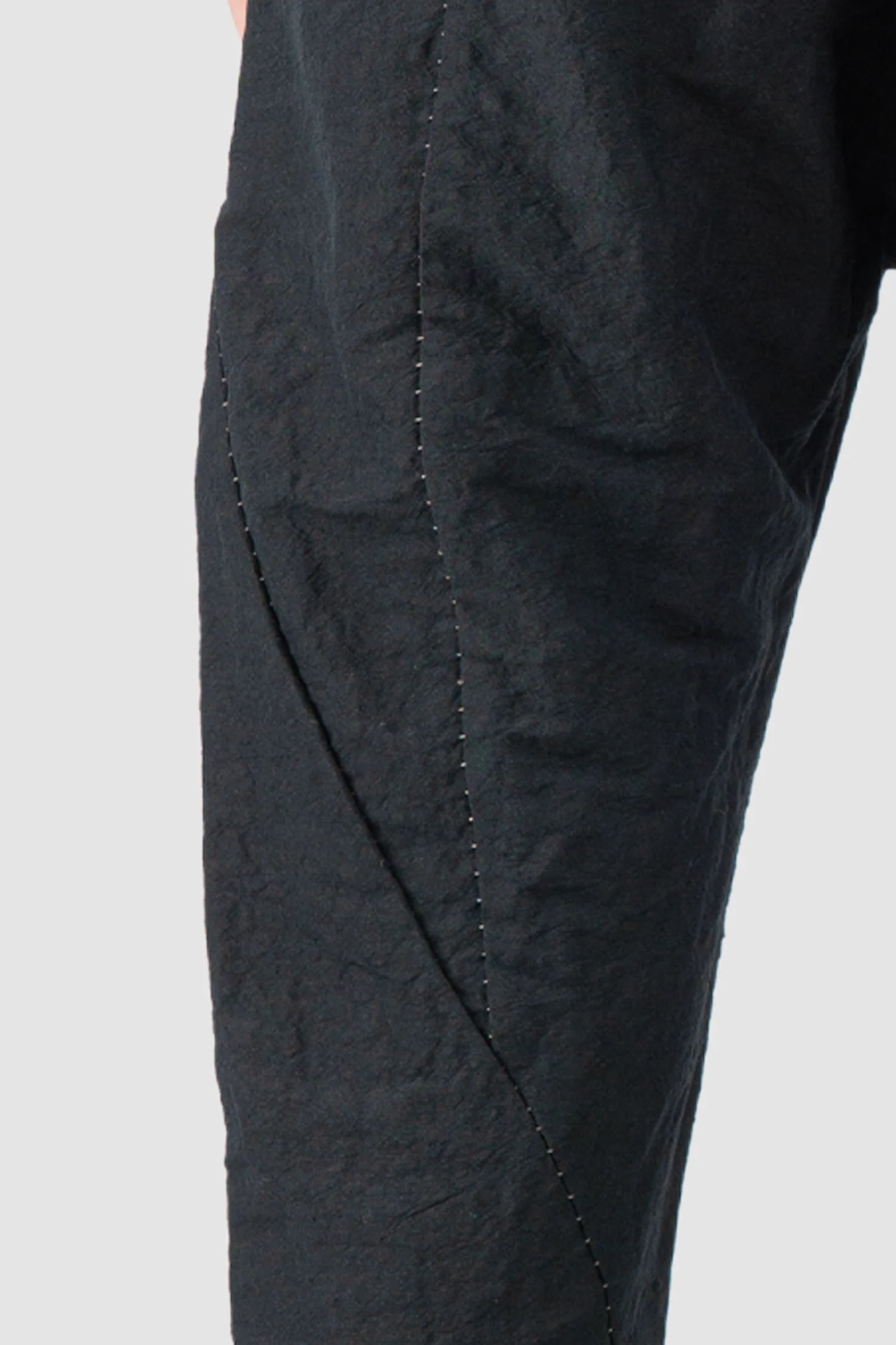 Masnada - Men’s Black Linen Blend Baggy Trousers seam detail view