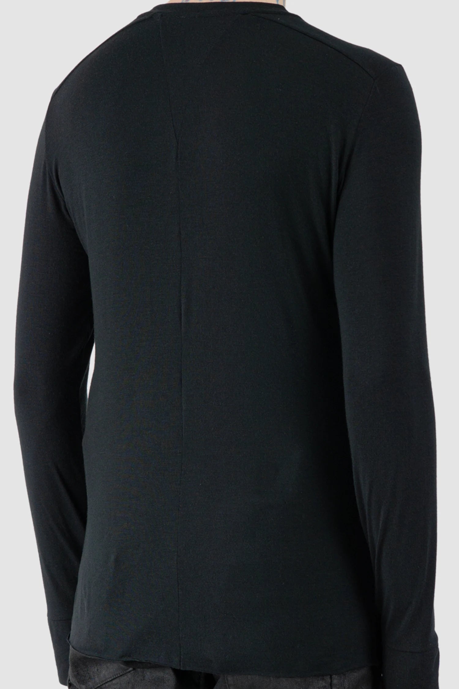 Masnada – Men's Black Modal Cashmere Long Sleeve - model back detail view