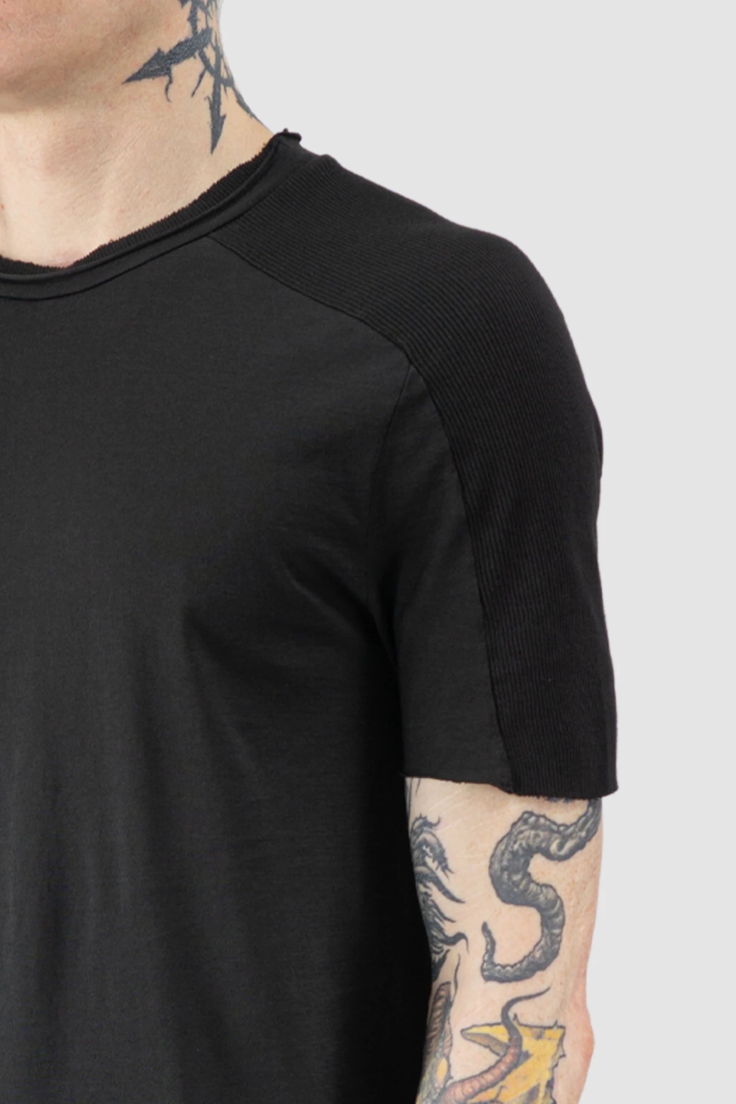Masnada - Men’s Black Shoulder Rib Patch T-Shirt front shoulder detail view