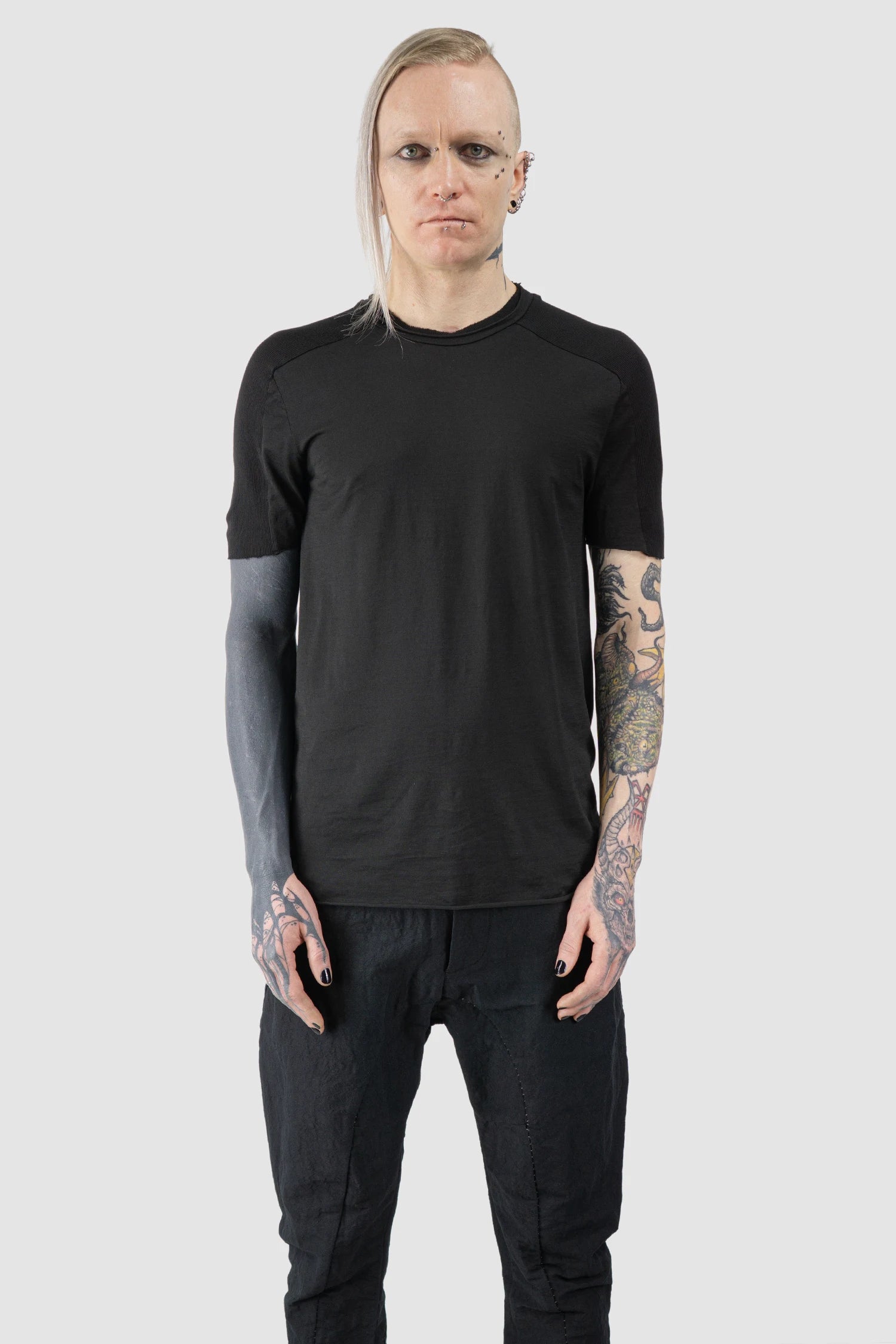 Masnada - Men’s Black Shoulder Rib Patch T-Shirt model front view