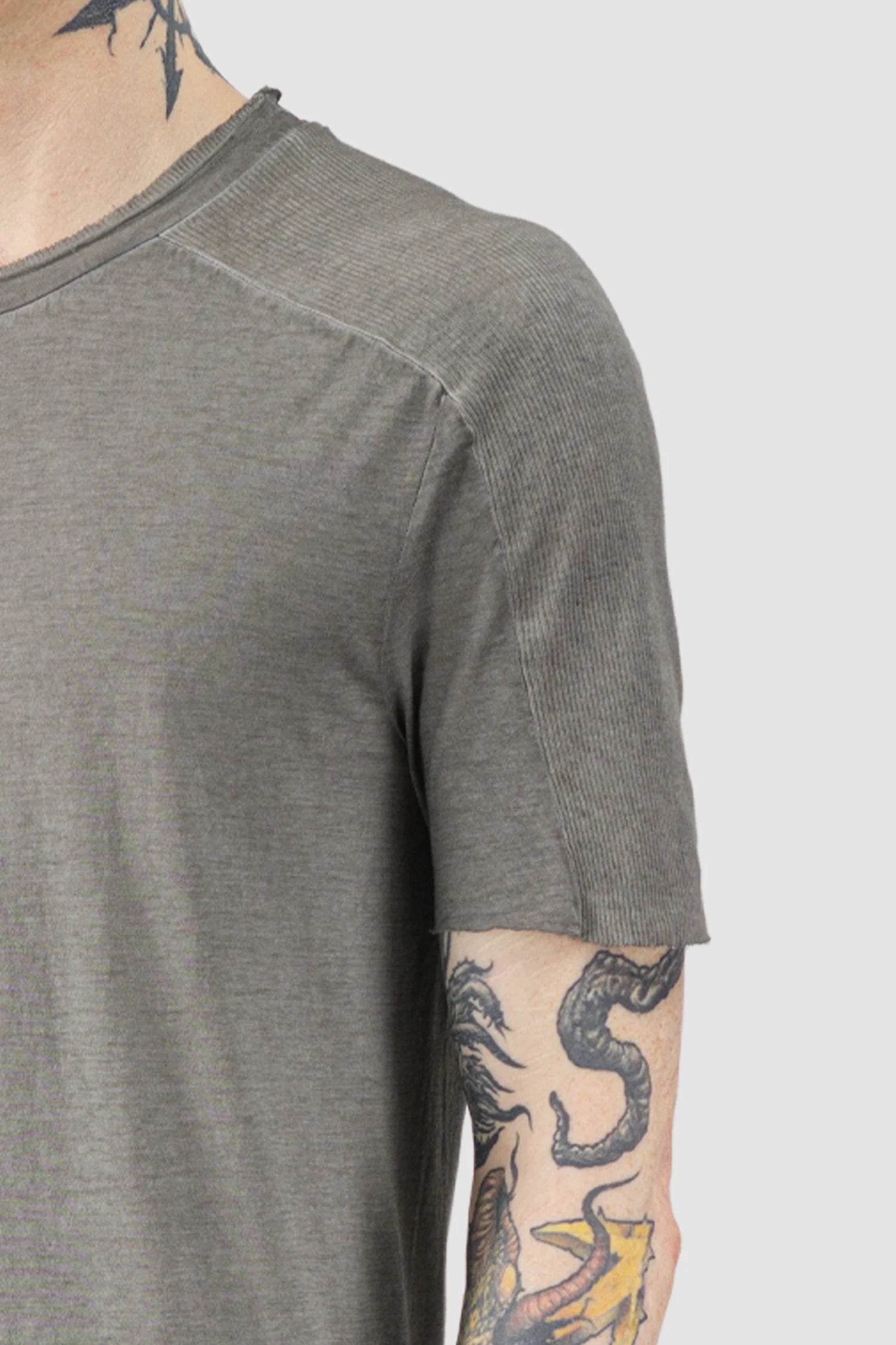Masnada - Men’s Grey Shoulder Rib Patch T-Shirt front shoulder detail view