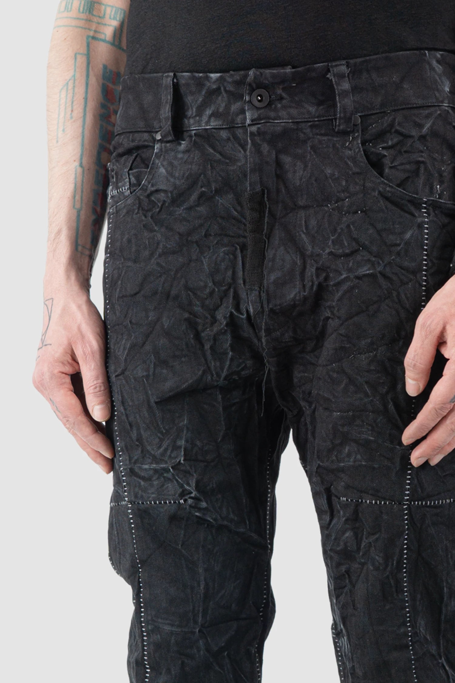 MD75 - Men’s Black Crinkled Stone Washed Denim Jeans front detail view