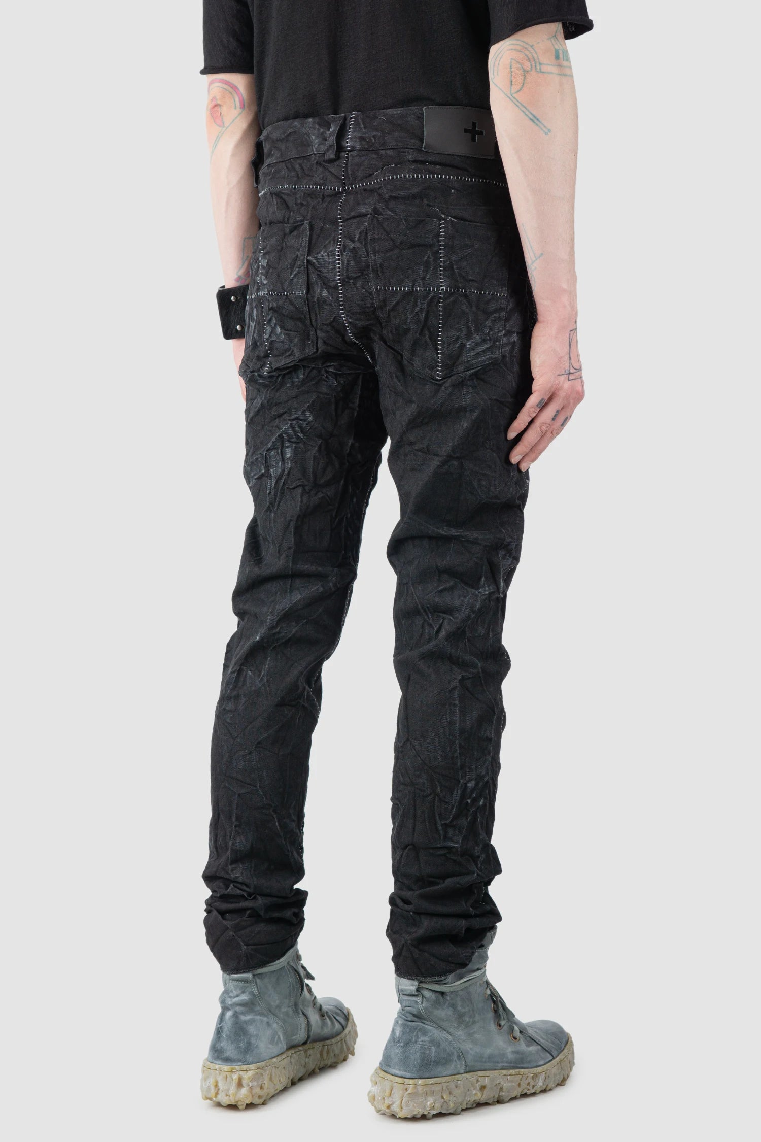 MD75 - Men’s Black Crinkled Stone Washed Denim Jeans model back side view