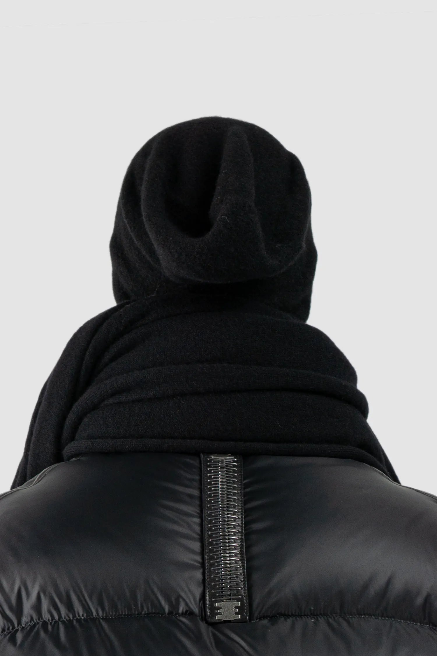 MD75 - Men's Black Double Layer Cashmere Knit Beanie - model back view 