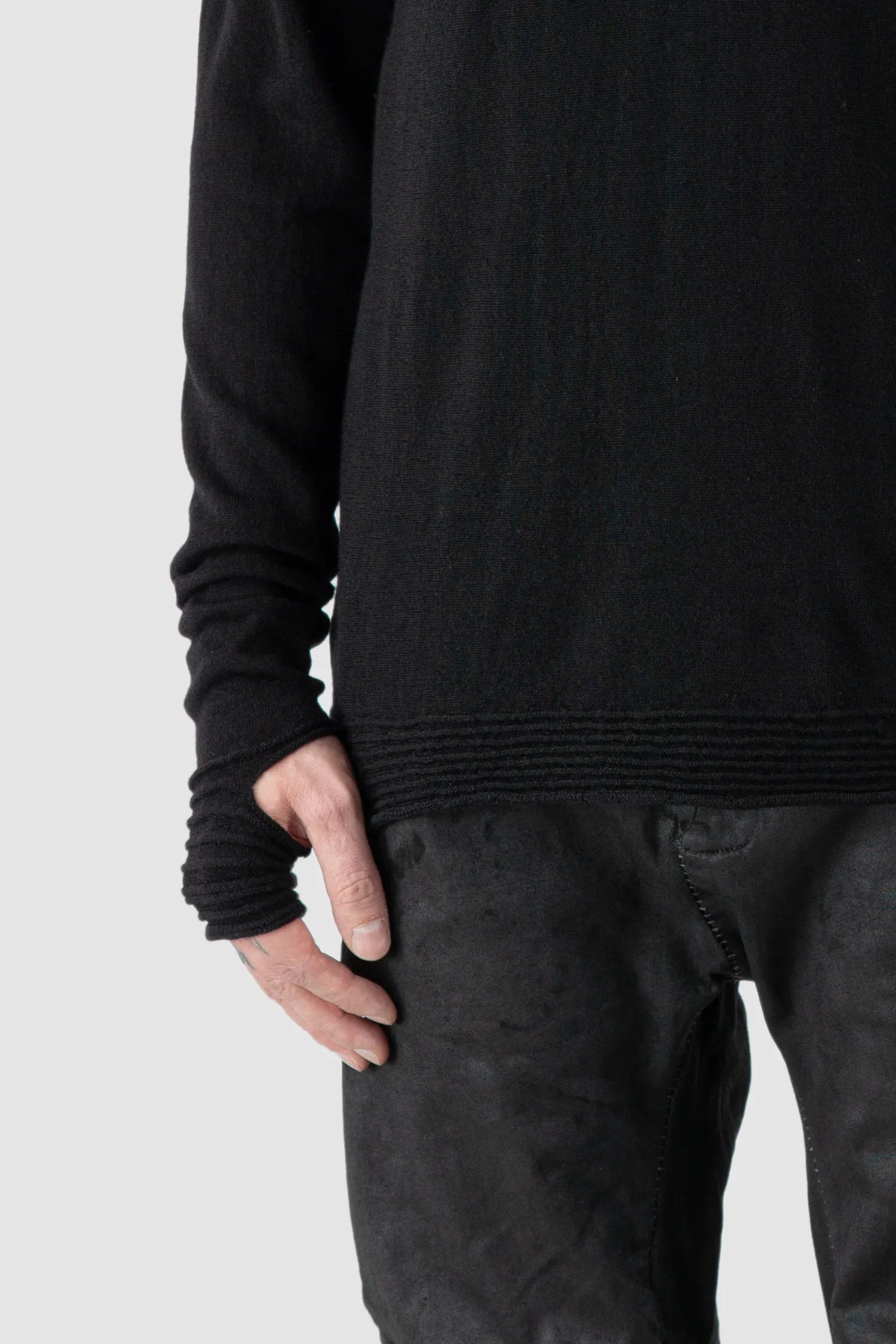 MD75 - Men's Black Lightweight Wool Turtleneck Knit Sweater - thumbhole detail view