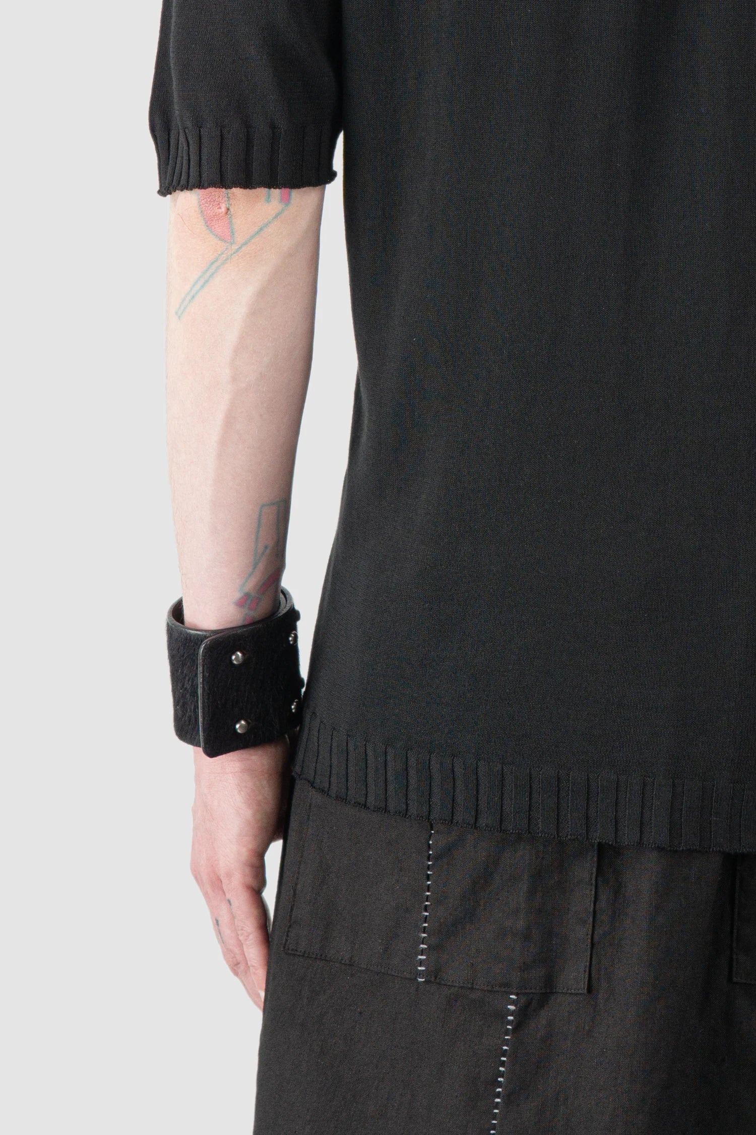 MD75 - Men’s Black Oversized Cotton Knit Raglan T-Shirt back detail view