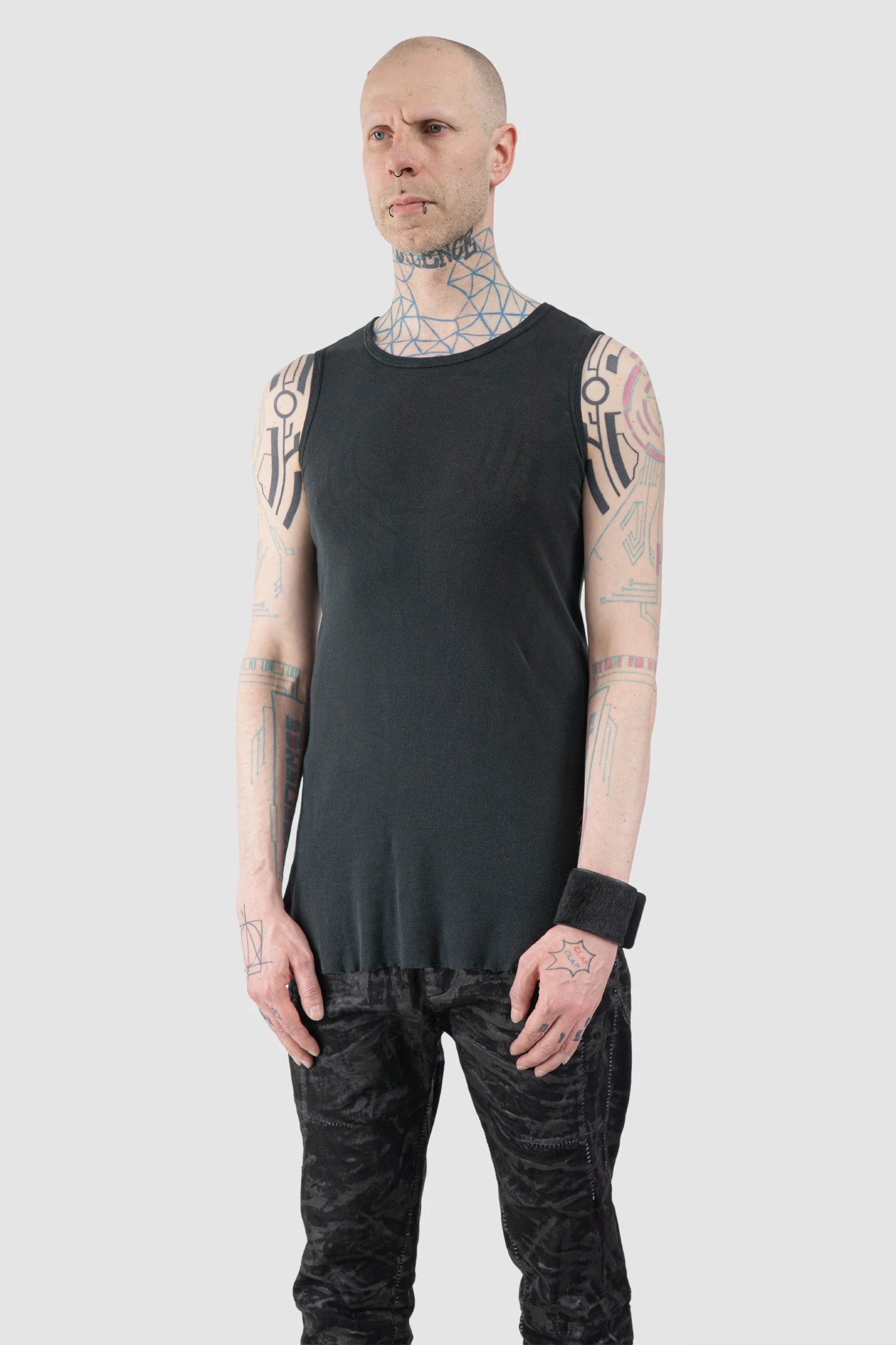MD75 - Men’s Black Washed Cotton Rib Tank Top model side view