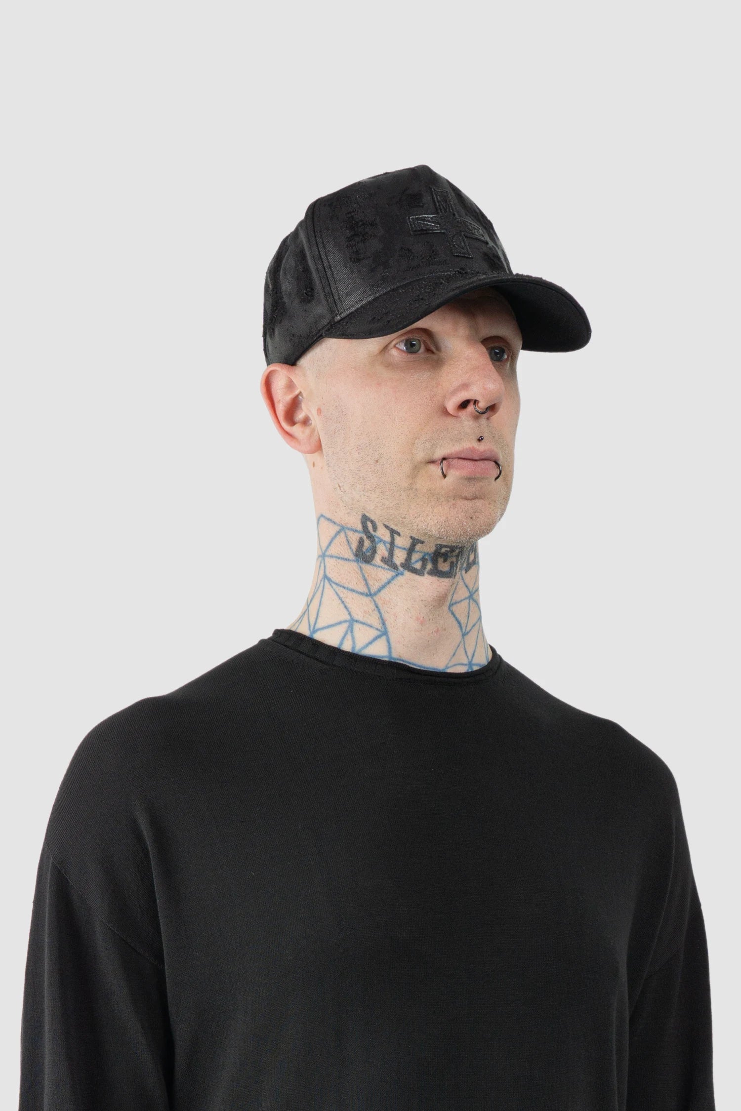 MD75 - Men’s Black Waxed Destroyed Cotton Baseball Cap model right view