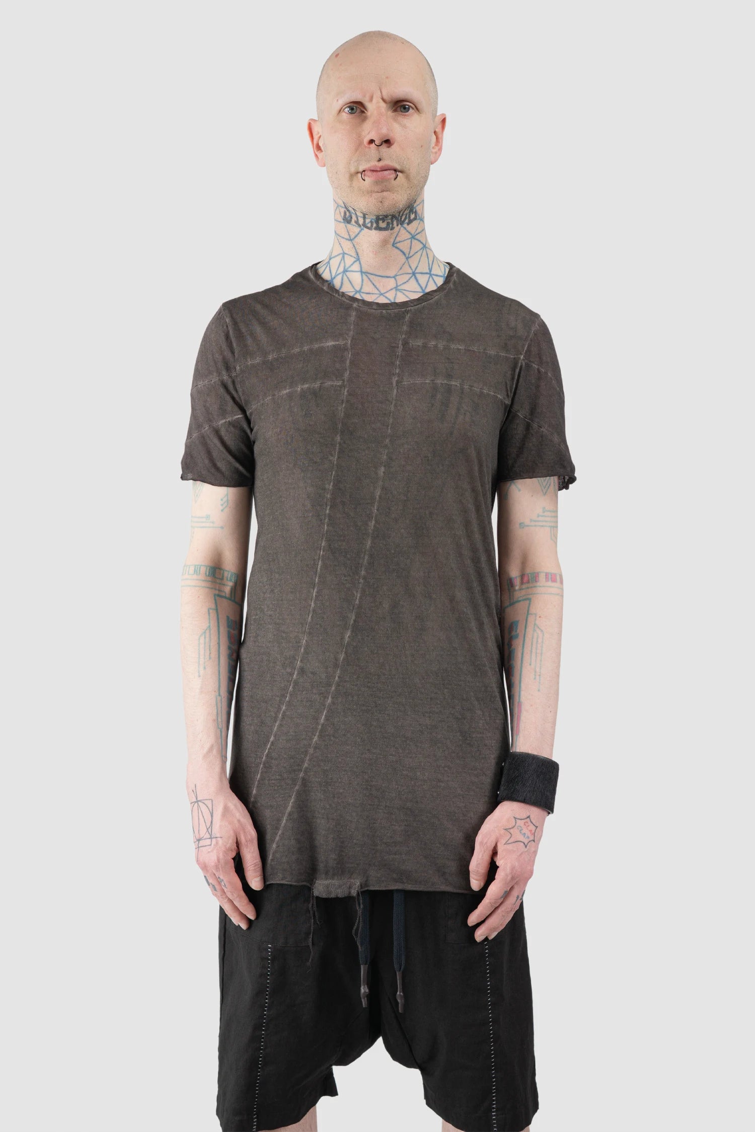 MD75 - Men’s Brown Object Dyed Cotton T-Shirt with Curved Double Seam model front view