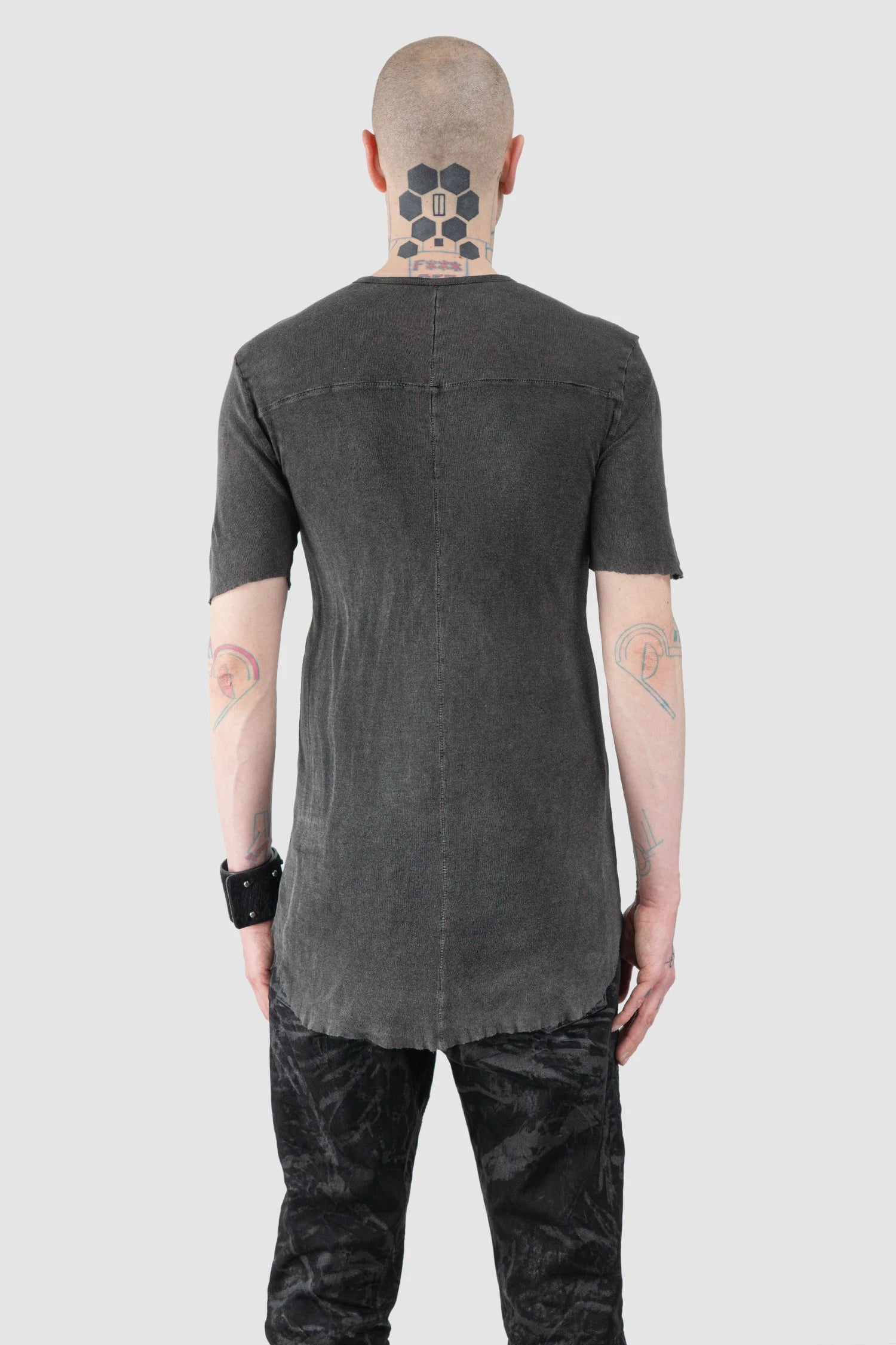 MD75 - Men’s Grey Object Dyed Rib Cotton T-Shirt model back view