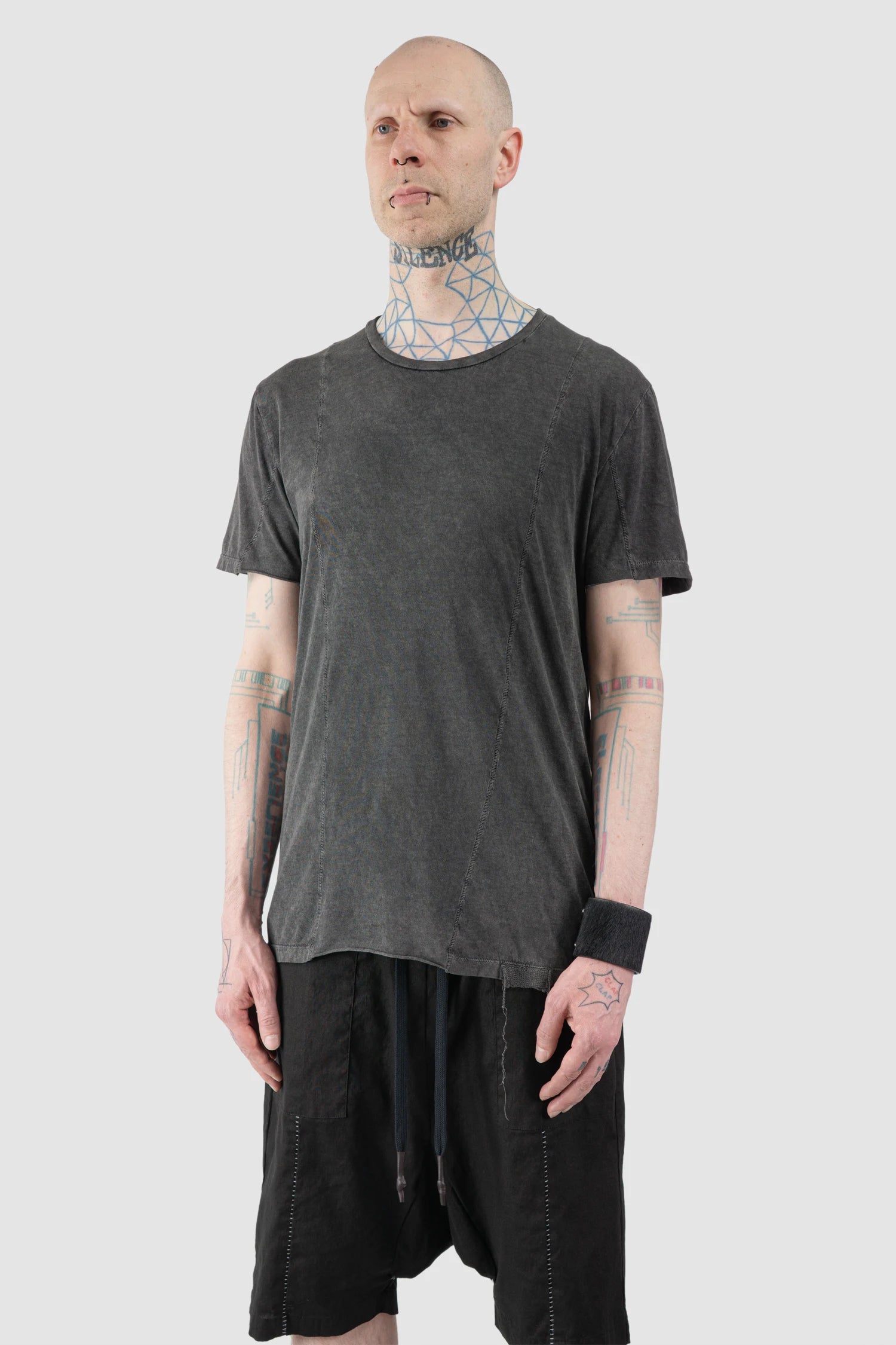 MD75 - Men’s Grey Washed Cotton T-Shirt with Asymmetric Front Panel model side view