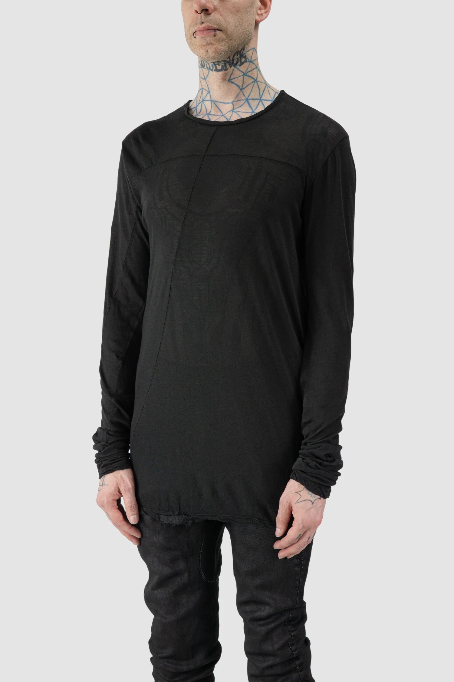 MD75 - model front side view of men’s Black Thin Twisted Cotton Long Sleeve T-Shirt
