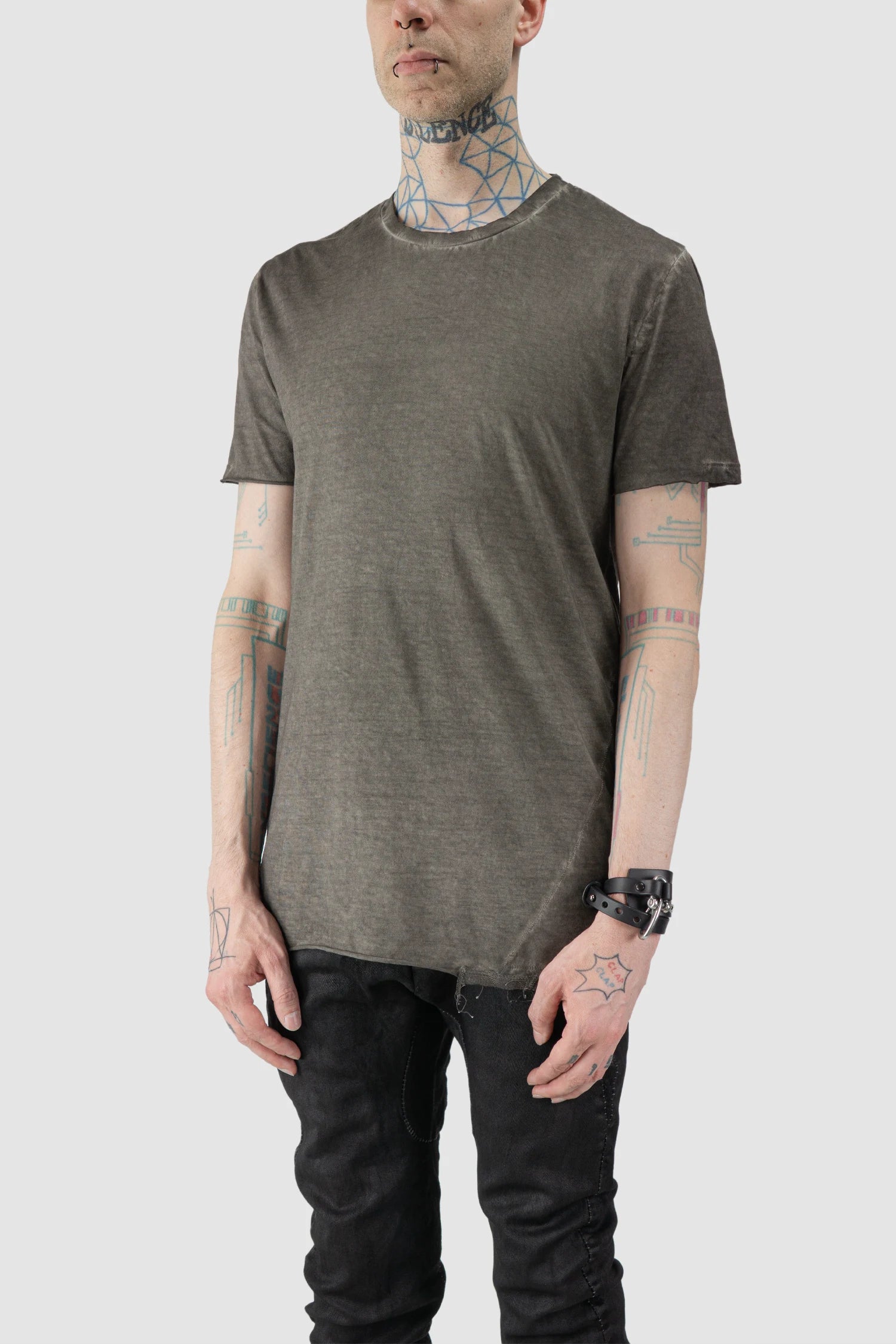 MD75 - model front side view of men’s Grey Irregular Dyed Short Sleeve Cotton T-Shirt