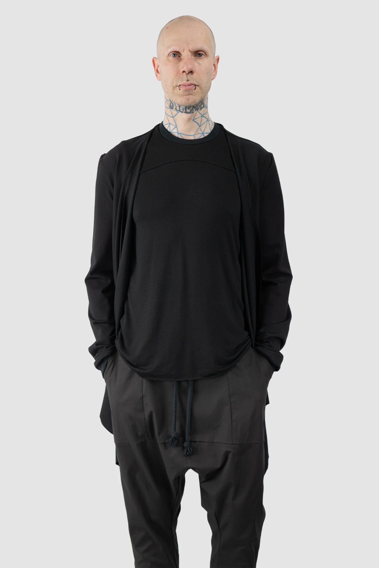 Obectra - Men’s Black Adjustable Clip Viscose Cardigan Sweater model relaxed view