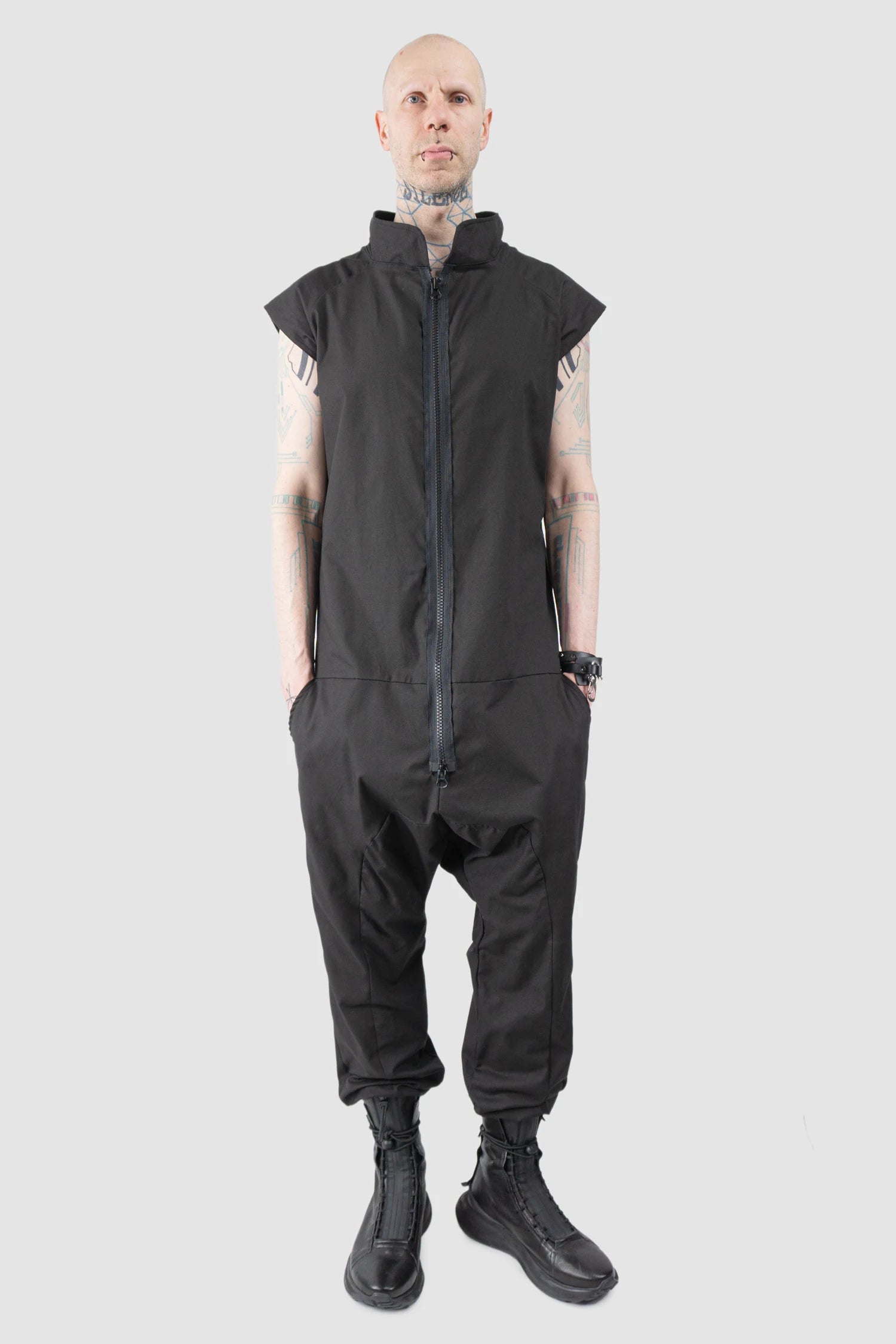 Obectra - Men’s Black Cotton Blend Sleeveless Jumpsuit with Zipper model relaxed view