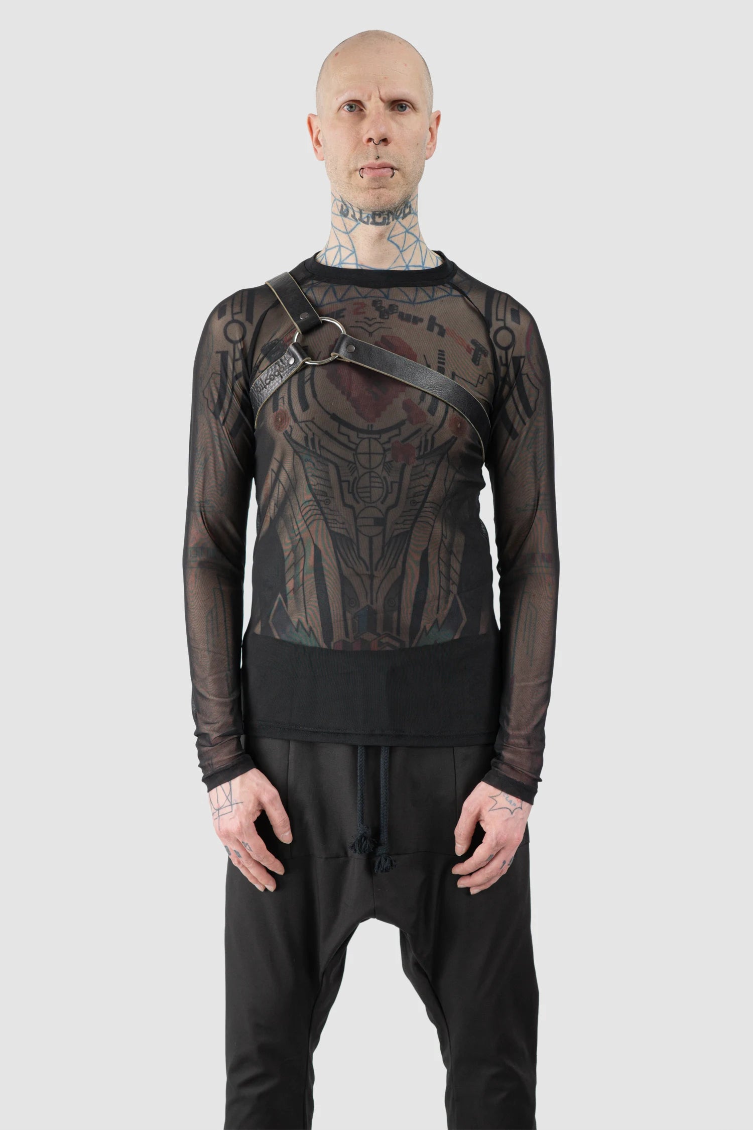 Obectra - Men’s Black Y Leather Harness model front view