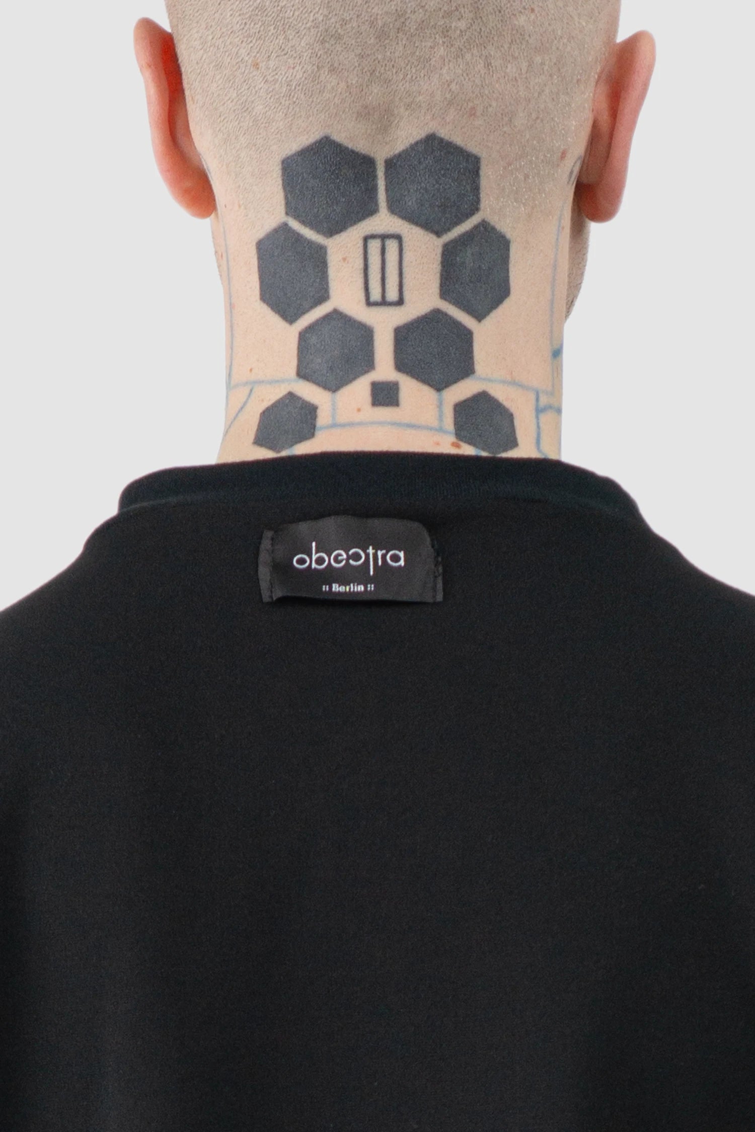 Obectra - Men’s Black Oversized Shoulder Panel Viscose T-Shirt back detail view