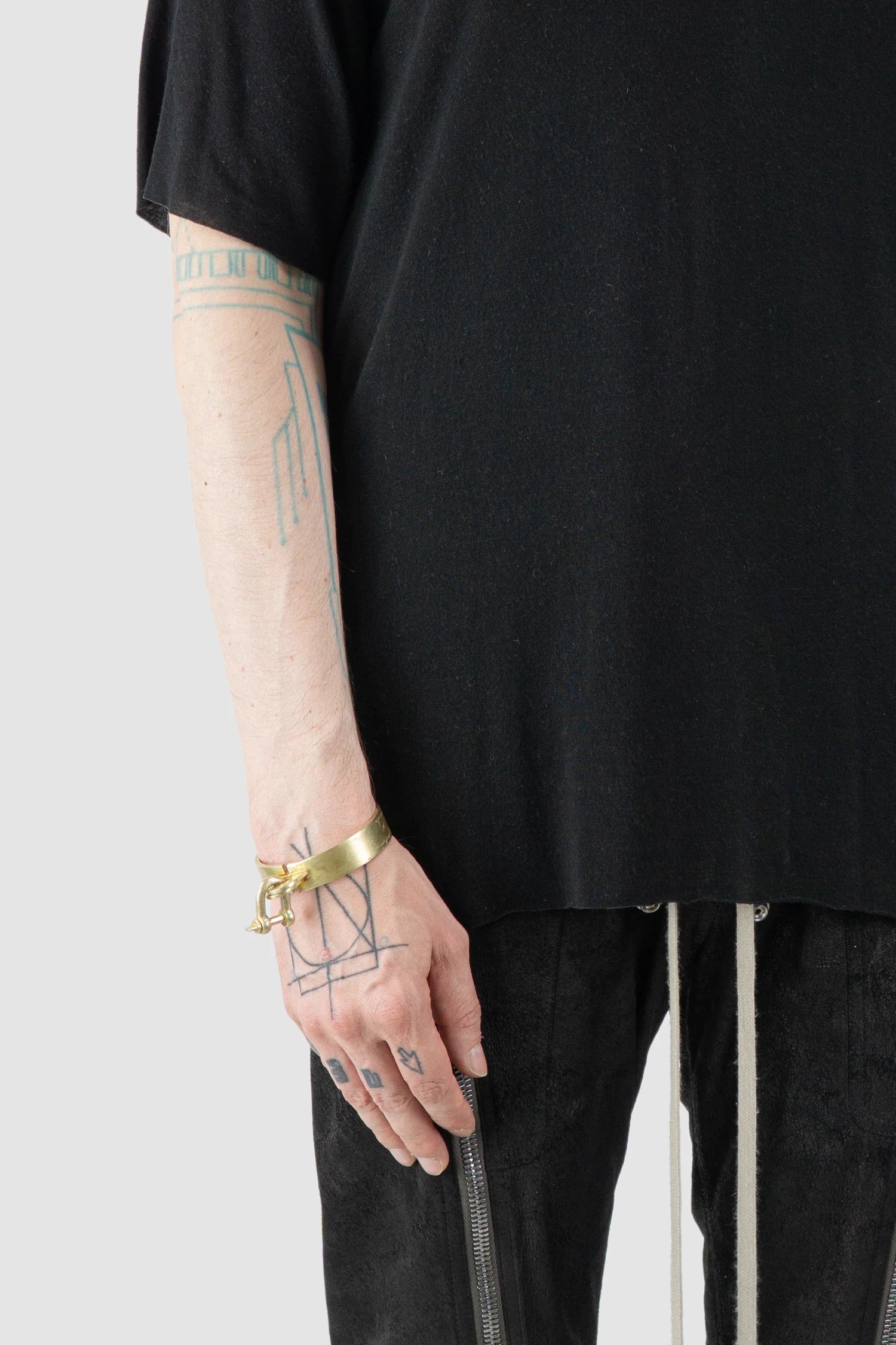 Parts of Four - Acid Gold Plated Brass Restraint Cuff Bracelet 15 mm - Model fit view - MONO-KROM Gallery