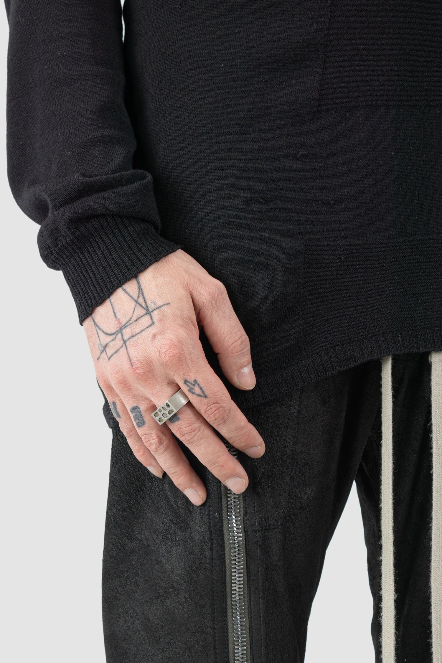 Parts of Four – Dirty Silver Rough Diamond Mega Pavé Crescent Ring 9 mm - Model view - MONO-KROM Gallery