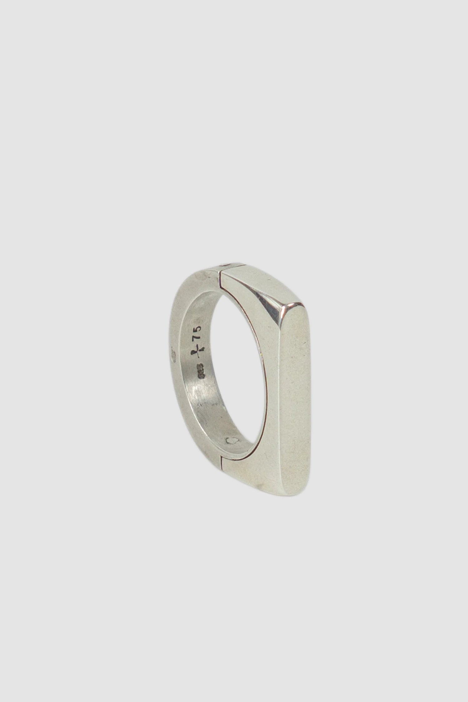Parts of Four – Dirty Sterling Polished Silver Oval Sistema Ring 4 mm - standing right view